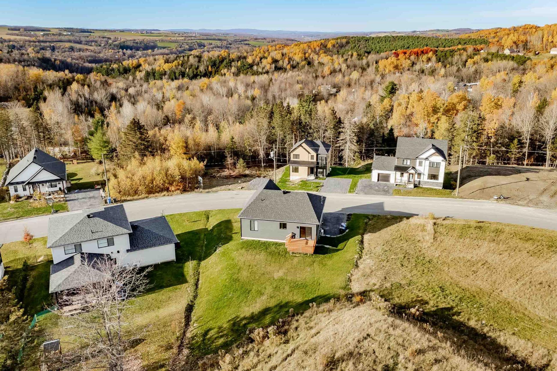 









780


Rue Mcauley

,
Coaticook,




QC
J1A1J9

