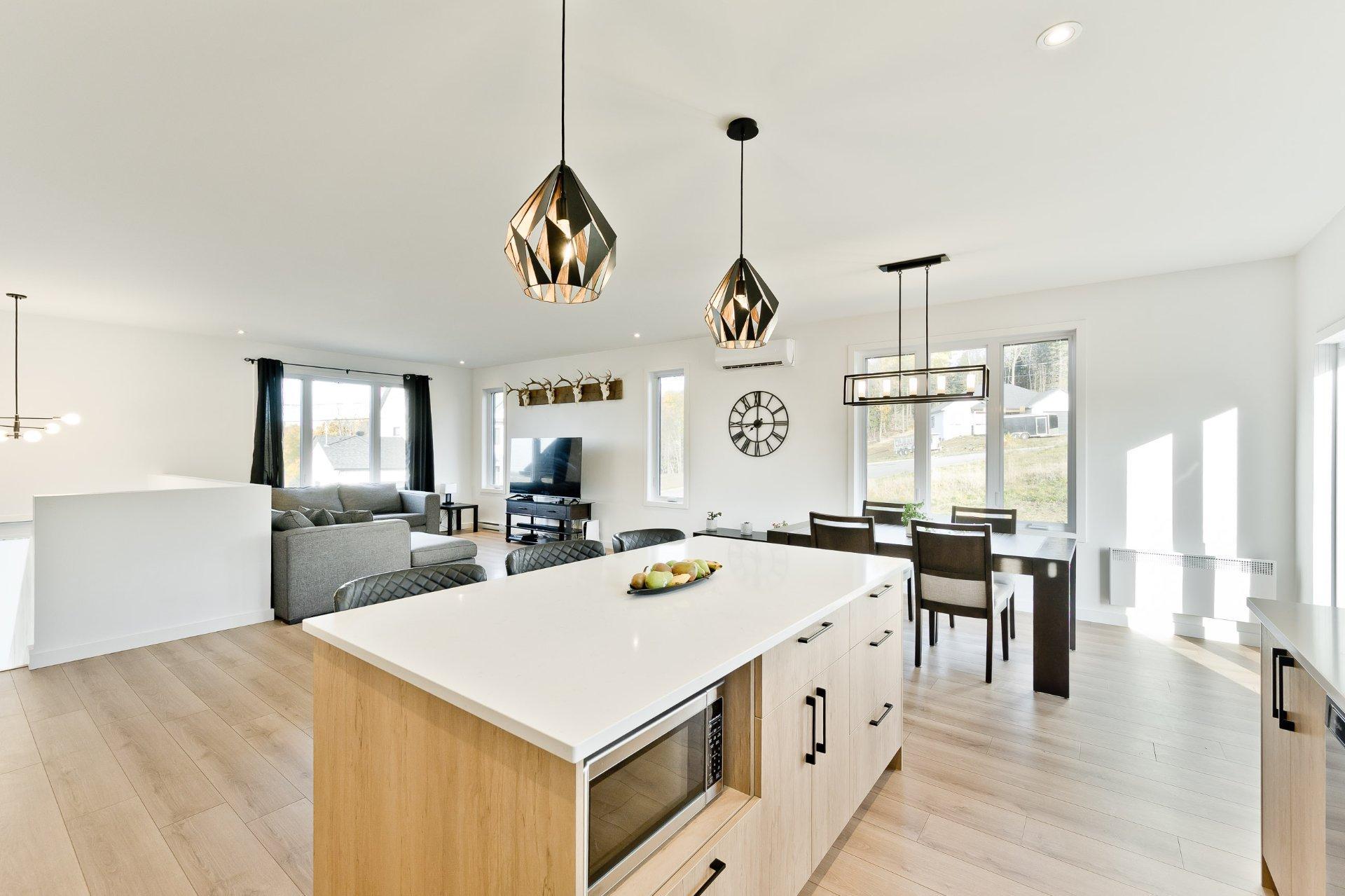 









780


Rue Mcauley

,
Coaticook,




QC
J1A1J9

