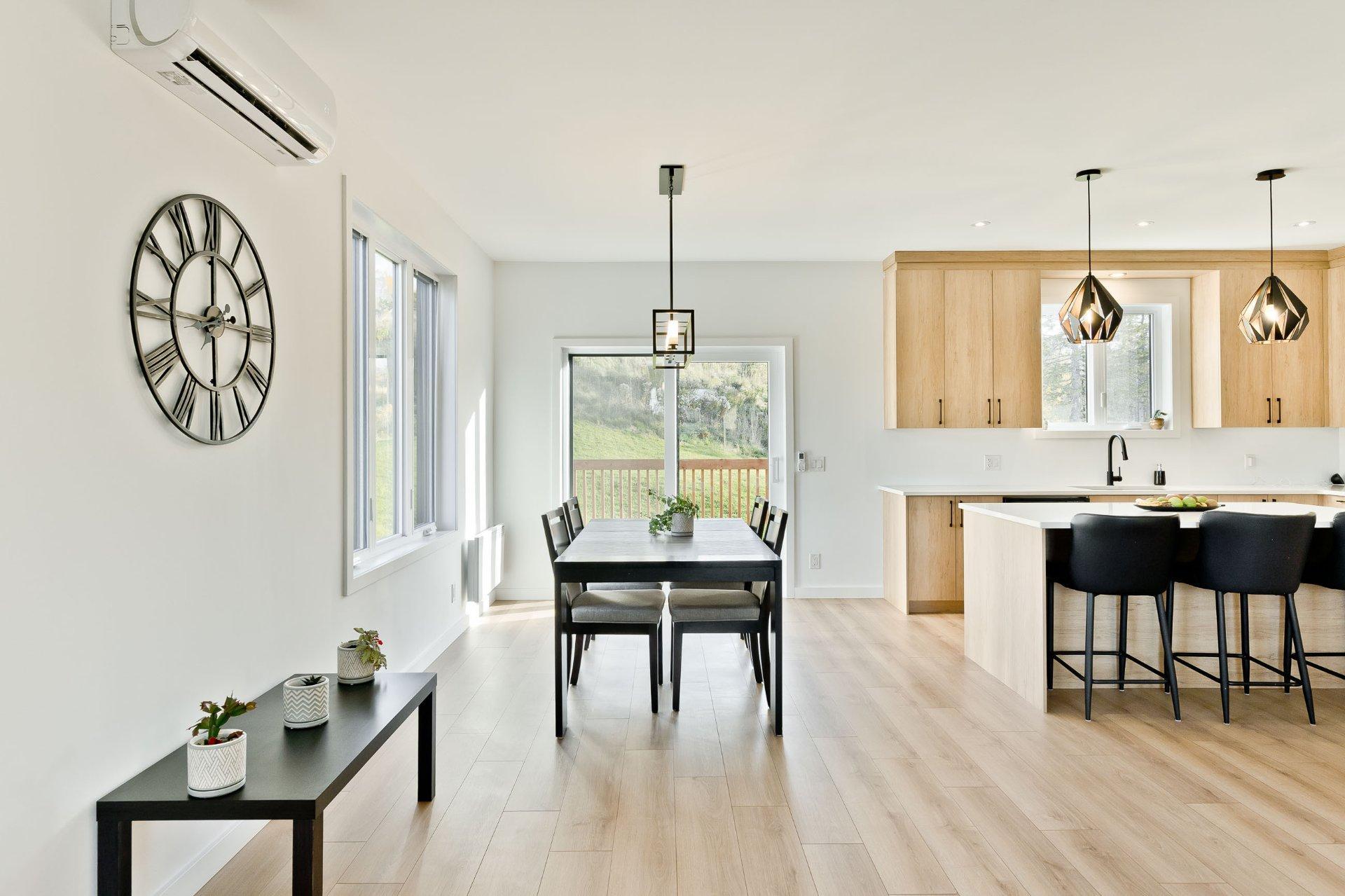 









780


Rue Mcauley

,
Coaticook,




QC
J1A1J9

