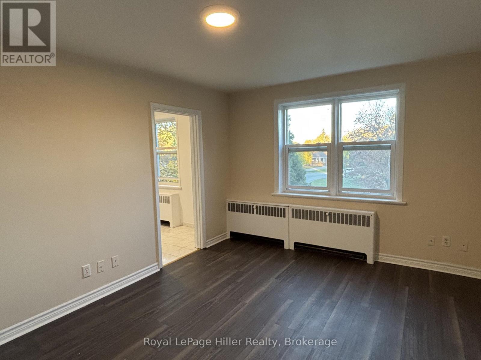 












8 - 2 CHURCHILL CIRCLE

,
Stratford,




Ontario
N5A5Y5

