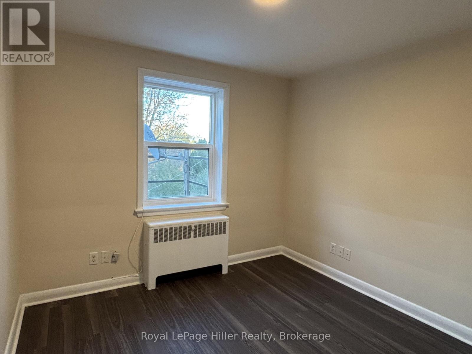 












8 - 2 CHURCHILL CIRCLE

,
Stratford,




Ontario
N5A5Y5

