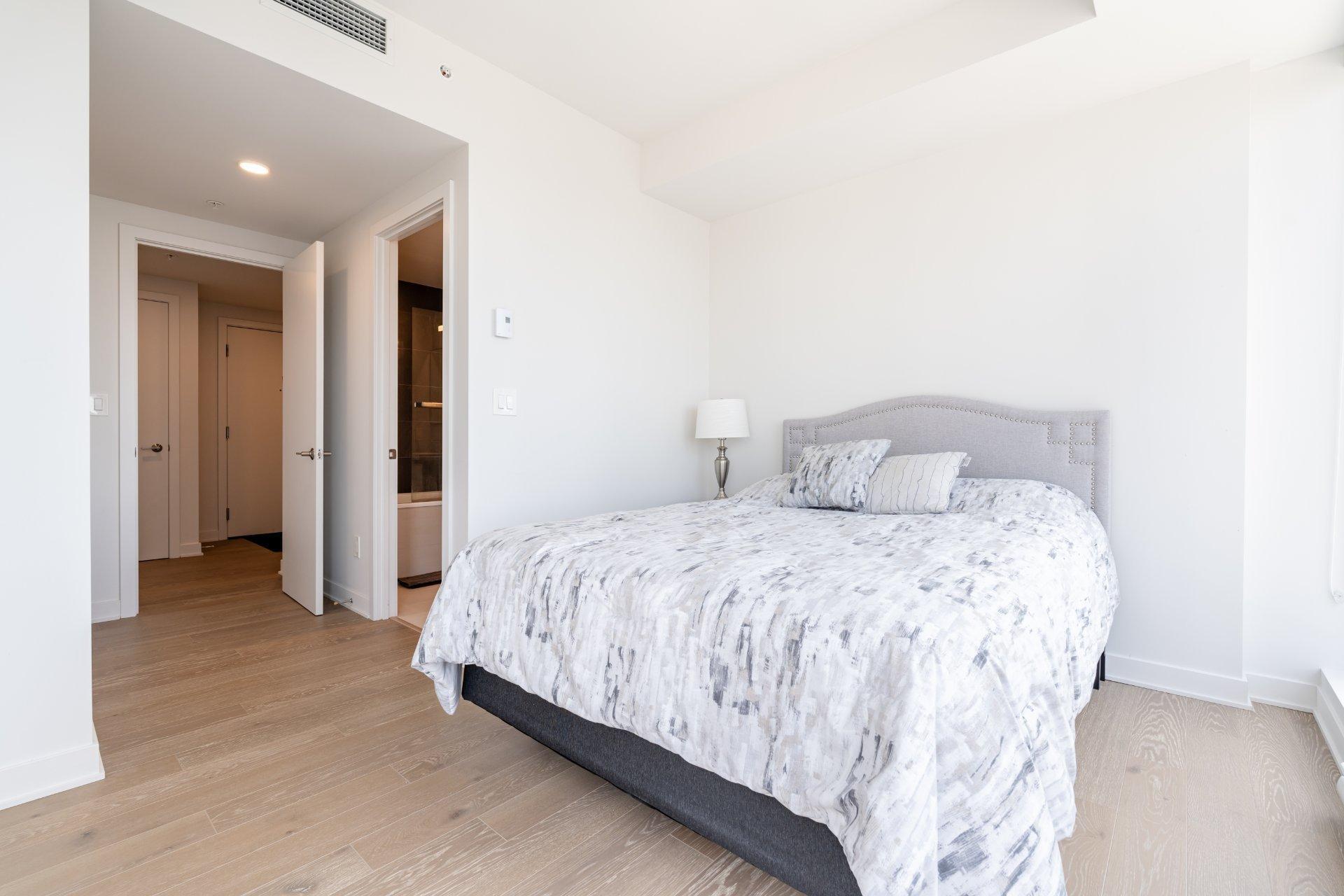 









1188


Rue St-Antoine O.

, 2507,
Montréal (Ville-Marie),




QC
H3C1B4

