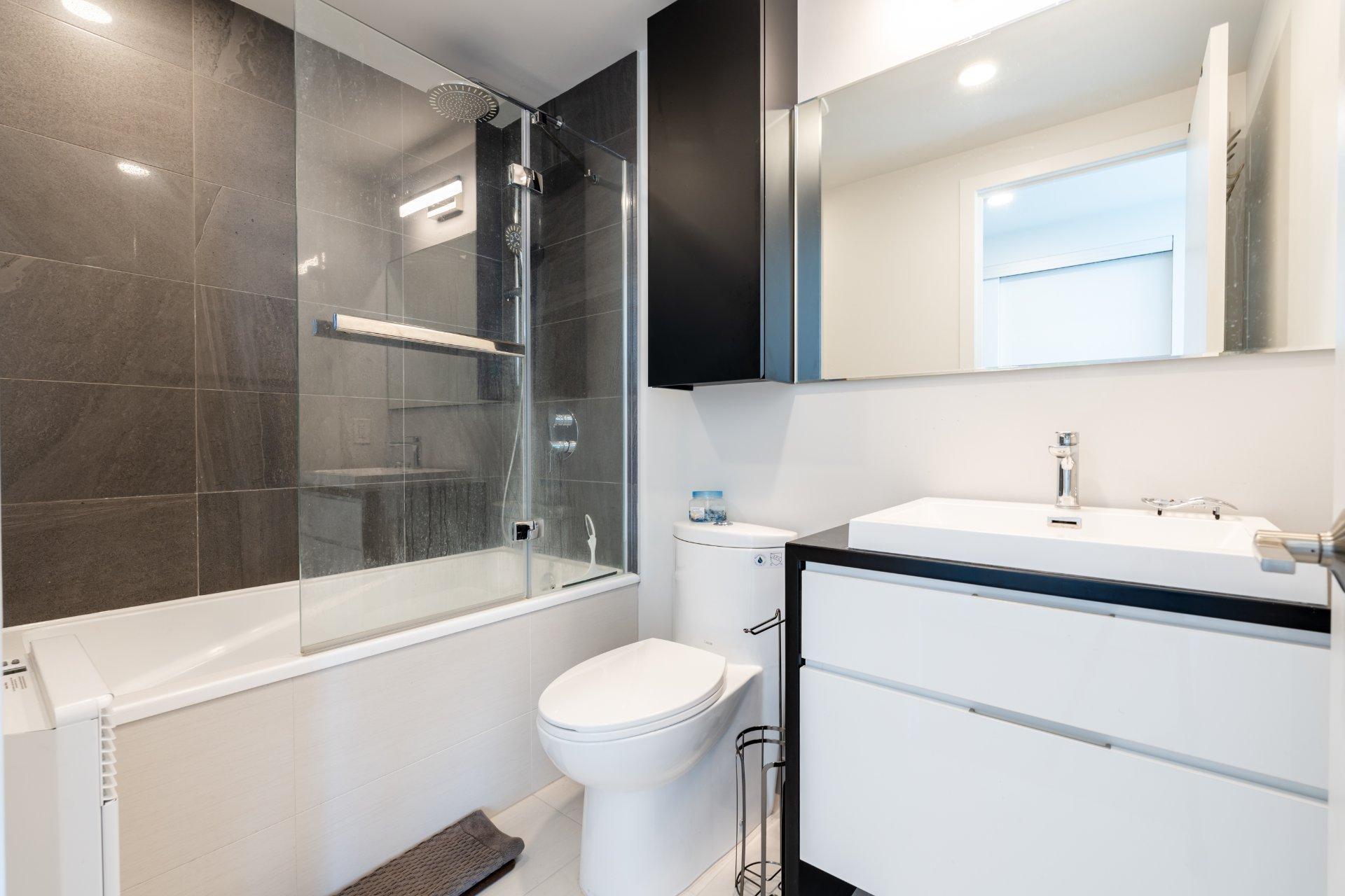 









1188


Rue St-Antoine O.

, 2507,
Montréal (Ville-Marie),




QC
H3C1B4

