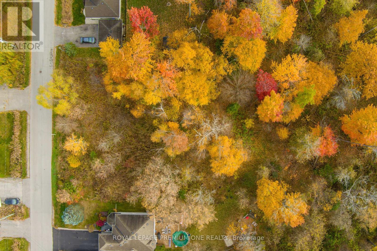 












909C WILLOW STREET

,
Innisfil,







Ontario
L0L1C0

