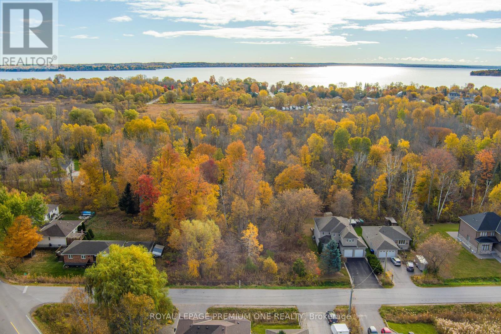 












909C WILLOW STREET

,
Innisfil,







Ontario
L0L1C0

