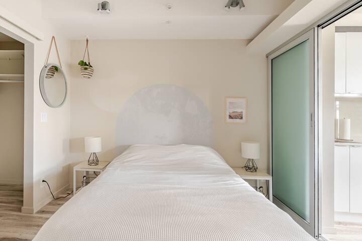 









1350


St Paul

Street, 512,
Kelowna,




BC
V1Y 2E1

