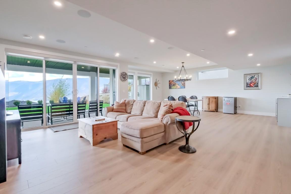 









9874


Beacon Hill

Drive,
Lake Country,




BC
V4V 0A9

