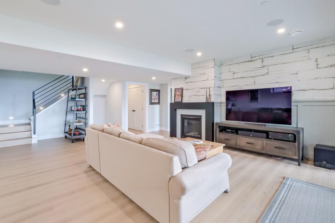 









9874


Beacon Hill

Drive,
Lake Country,




BC
V4V 0A9

