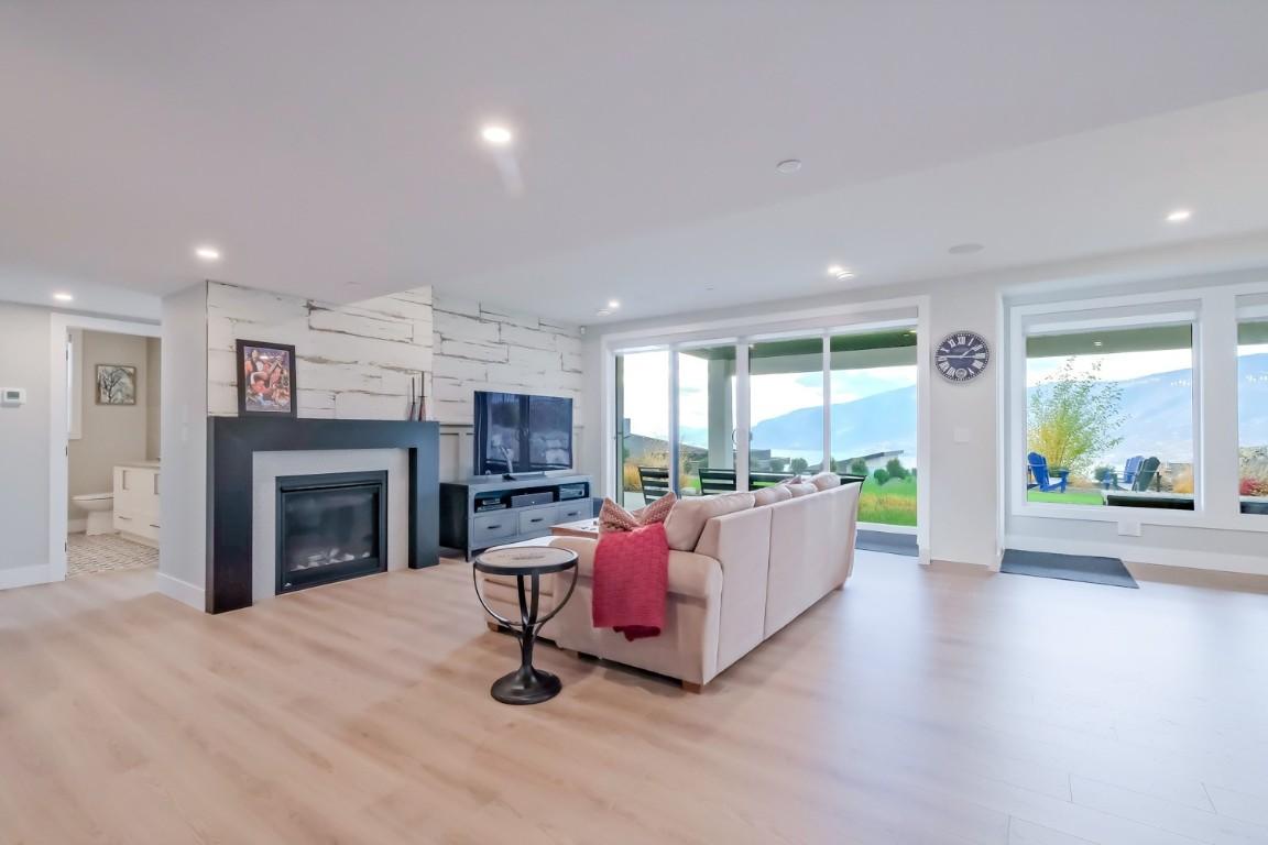 









9874


Beacon Hill

Drive,
Lake Country,




BC
V4V 0A9

