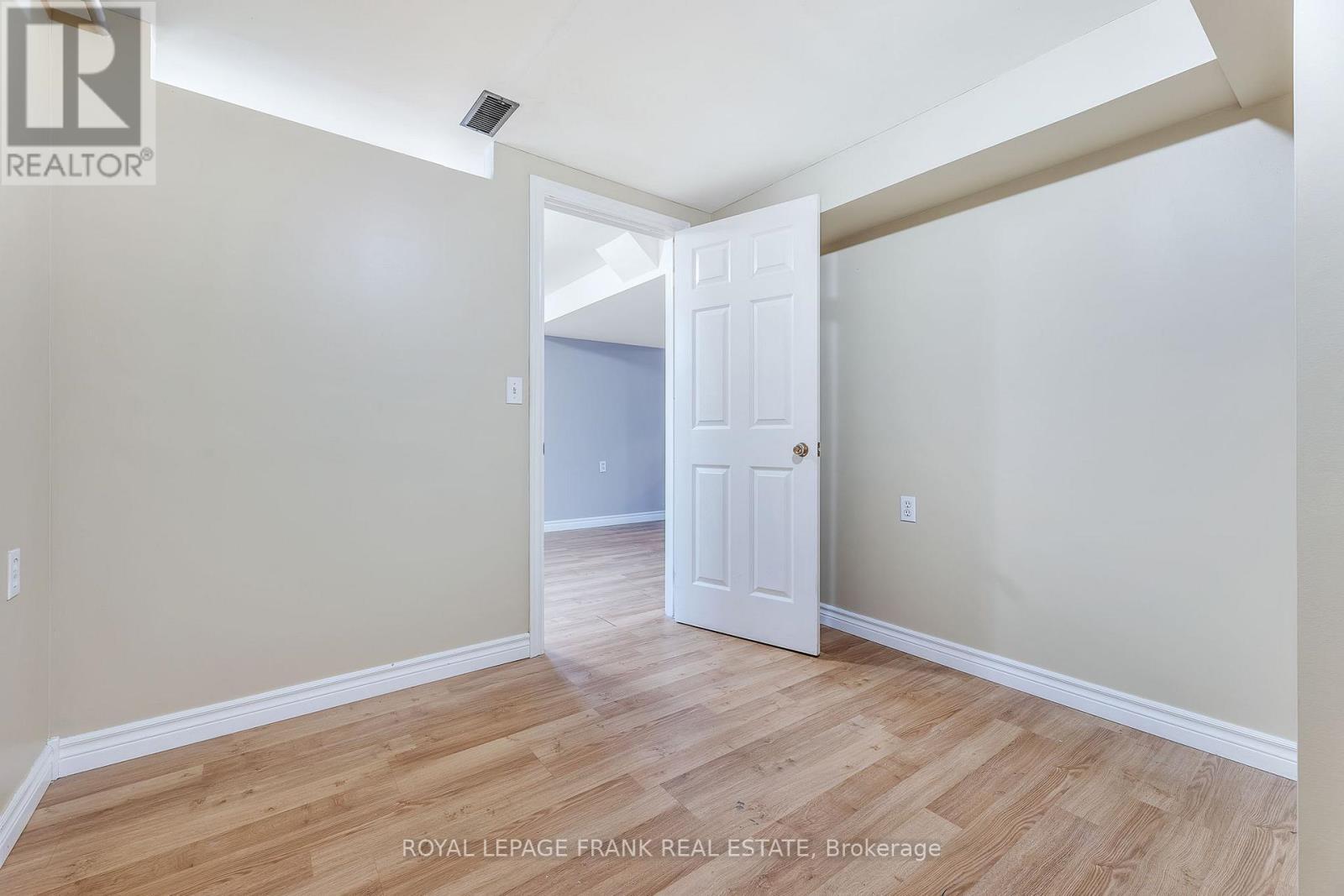 












11 MARY STREET E

,
Kawartha Lakes (Omemee),




Ontario
K0L2W0

