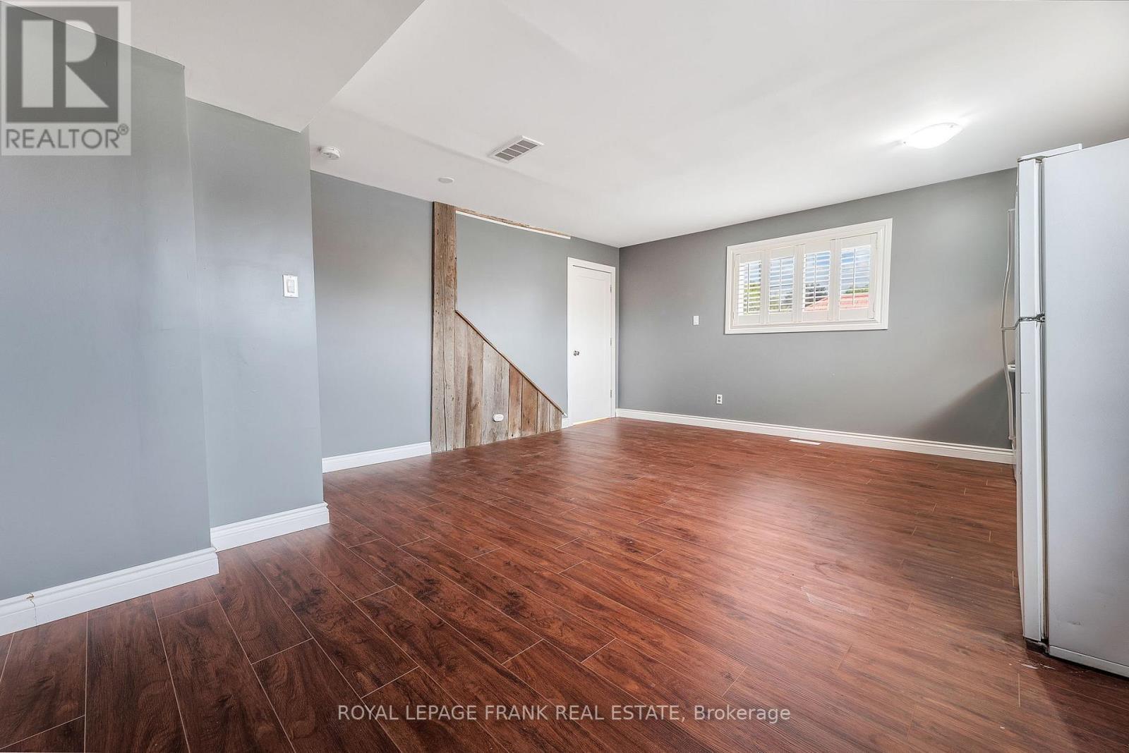 












11 MARY STREET E

,
Kawartha Lakes (Omemee),




Ontario
K0L2W0

