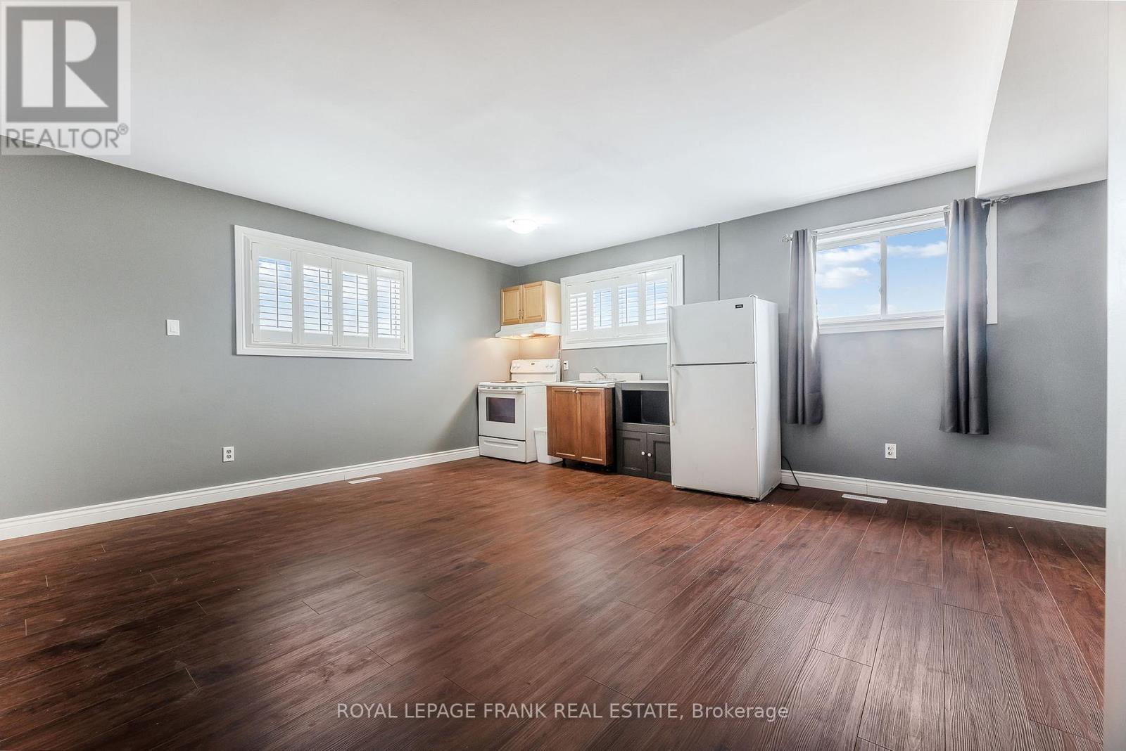 












11 MARY STREET E

,
Kawartha Lakes (Omemee),




Ontario
K0L2W0

