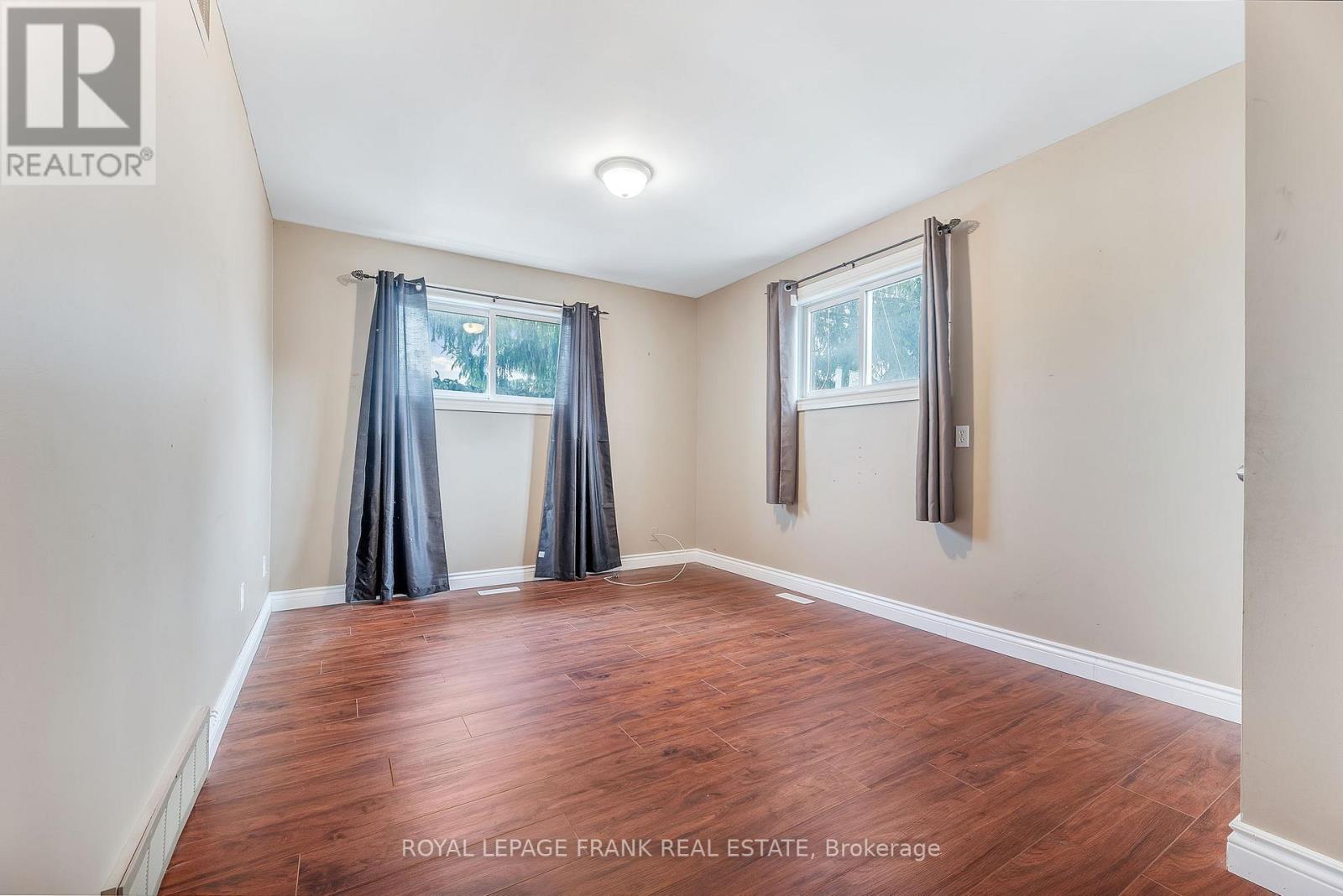 












11 MARY STREET E

,
Kawartha Lakes (Omemee),




Ontario
K0L2W0

