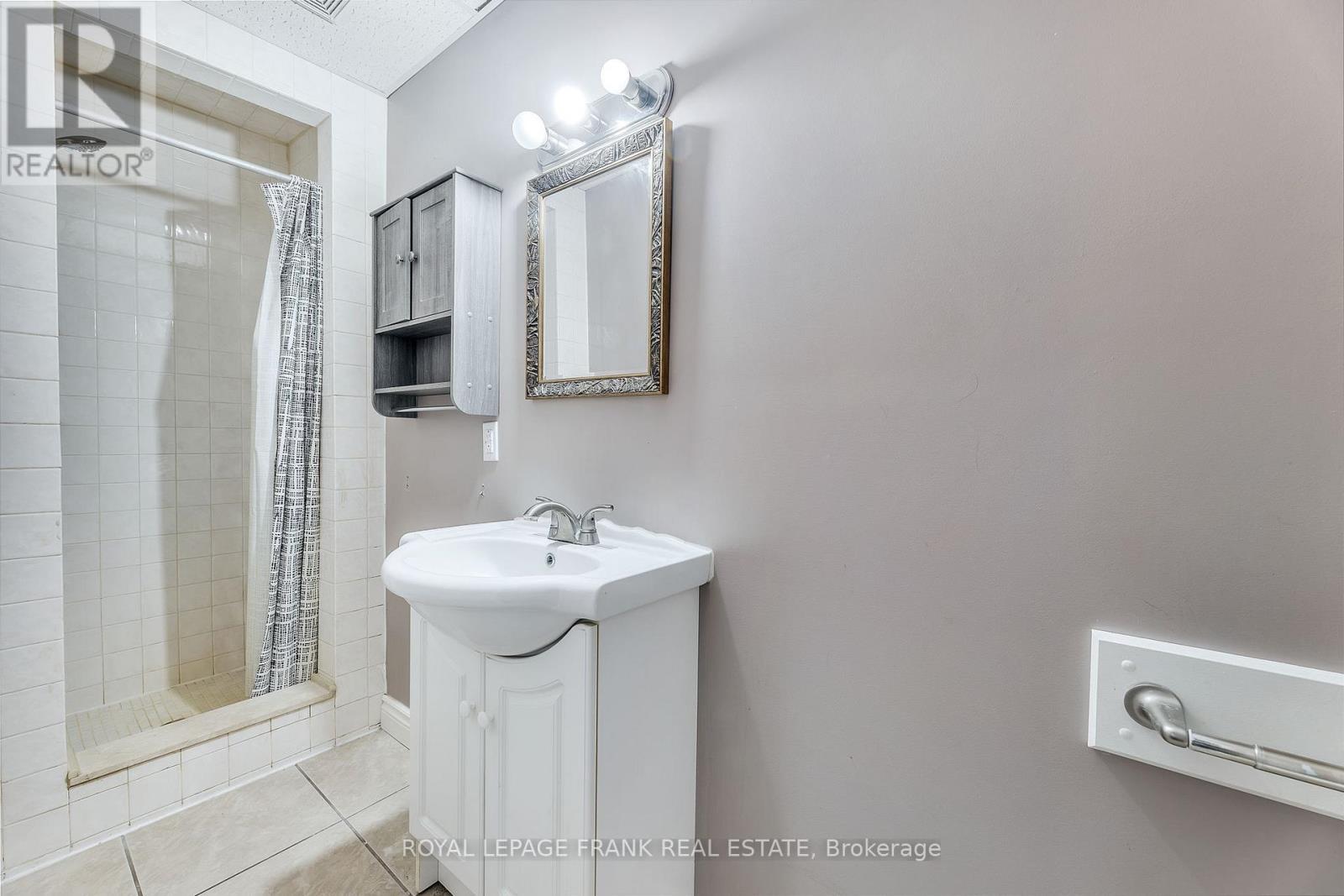 












11 MARY STREET E

,
Kawartha Lakes (Omemee),




Ontario
K0L2W0

