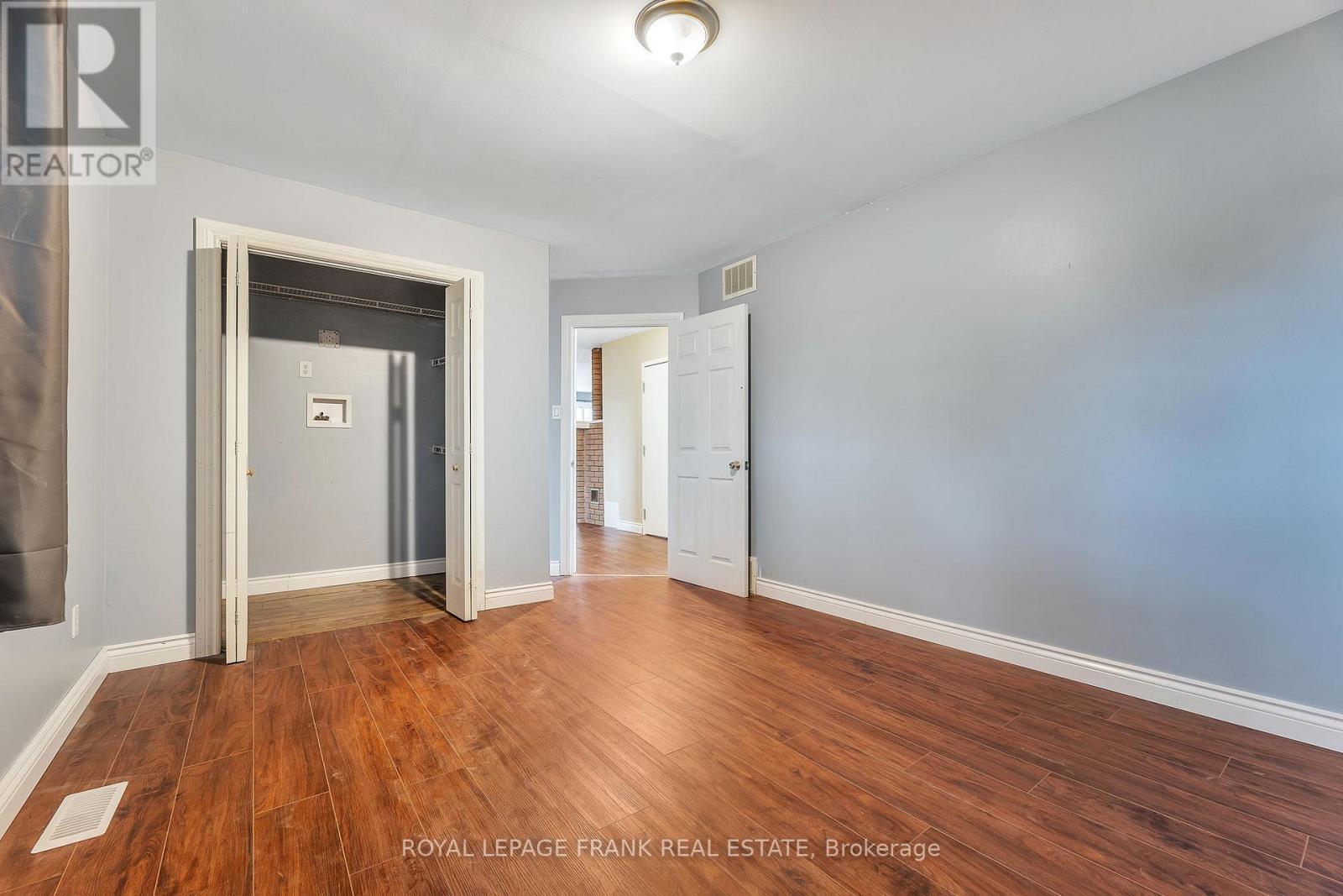 












11 MARY STREET E

,
Kawartha Lakes (Omemee),




Ontario
K0L2W0

