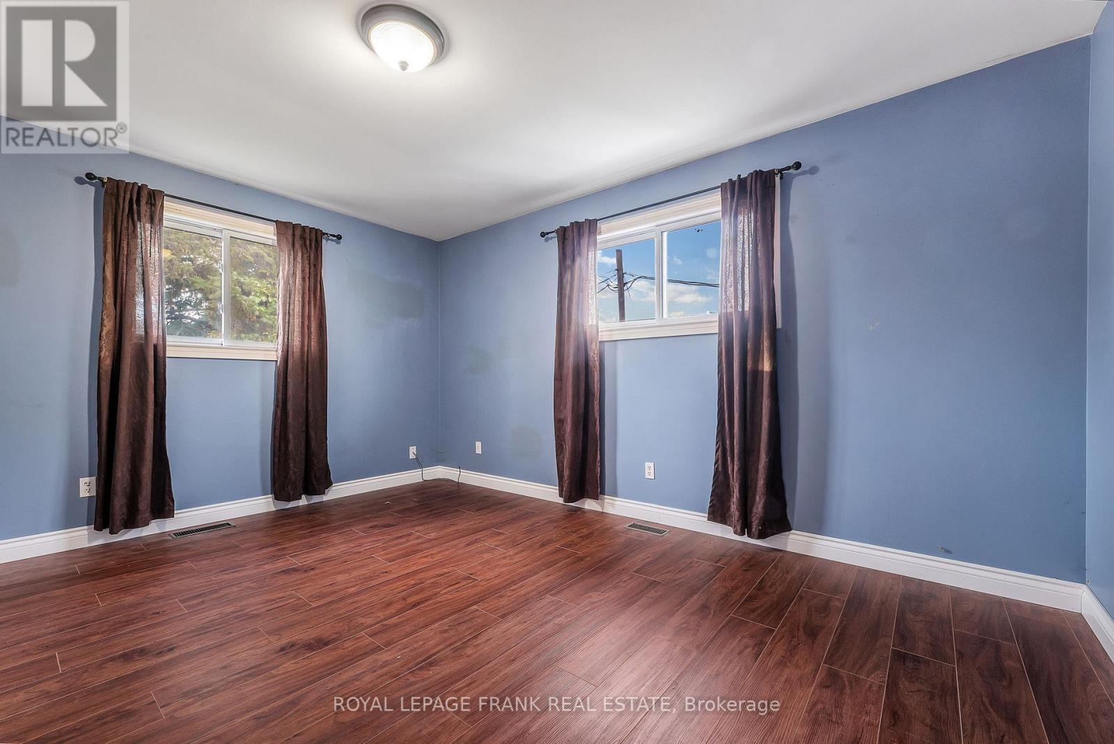 












11 MARY STREET E

,
Kawartha Lakes (Omemee),




Ontario
K0L2W0

