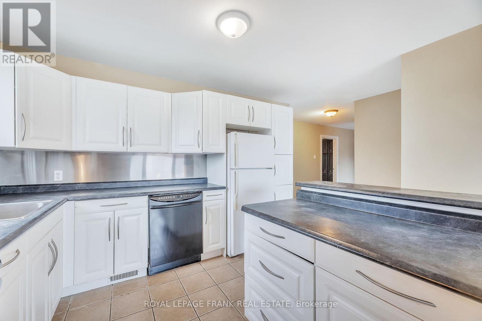 












11 MARY STREET E

,
Kawartha Lakes (Omemee),




Ontario
K0L2W0

