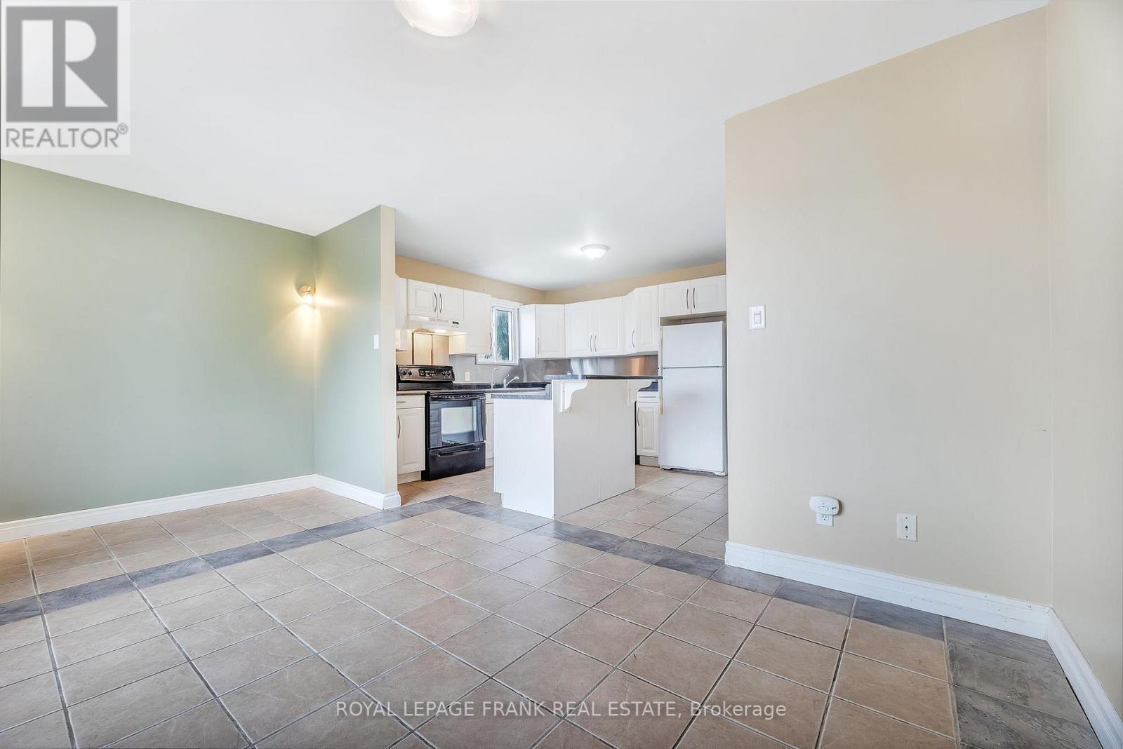 












11 MARY STREET E

,
Kawartha Lakes (Omemee),




Ontario
K0L2W0

