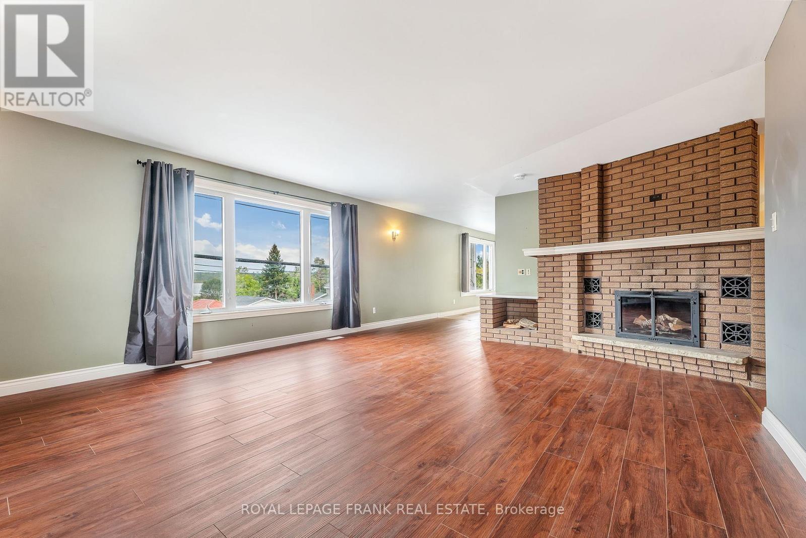 












11 MARY STREET E

,
Kawartha Lakes (Omemee),




Ontario
K0L2W0

