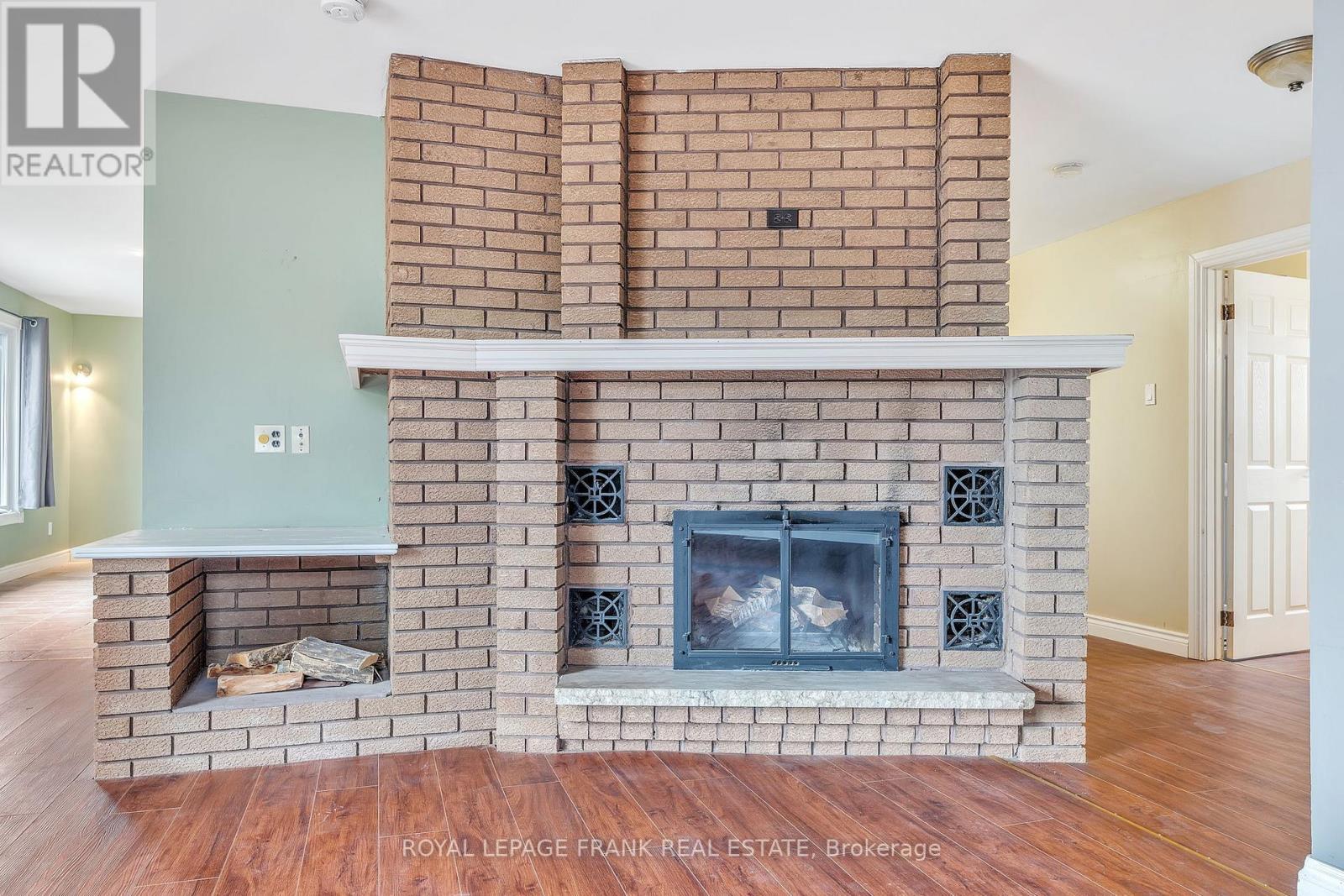 












11 MARY STREET E

,
Kawartha Lakes (Omemee),




Ontario
K0L2W0

