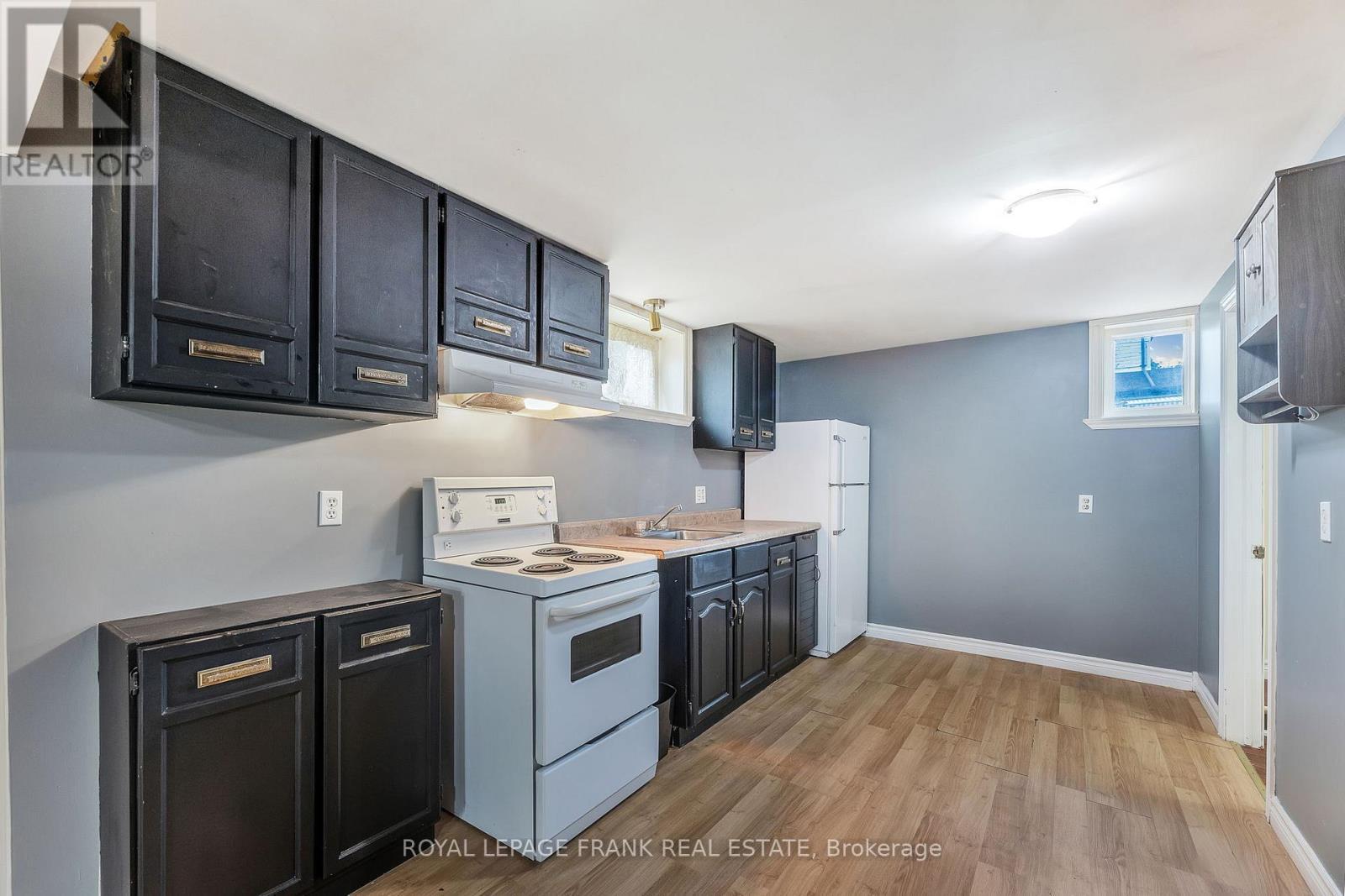 












11 MARY STREET E

,
Kawartha Lakes (Omemee),




Ontario
K0L2W0

