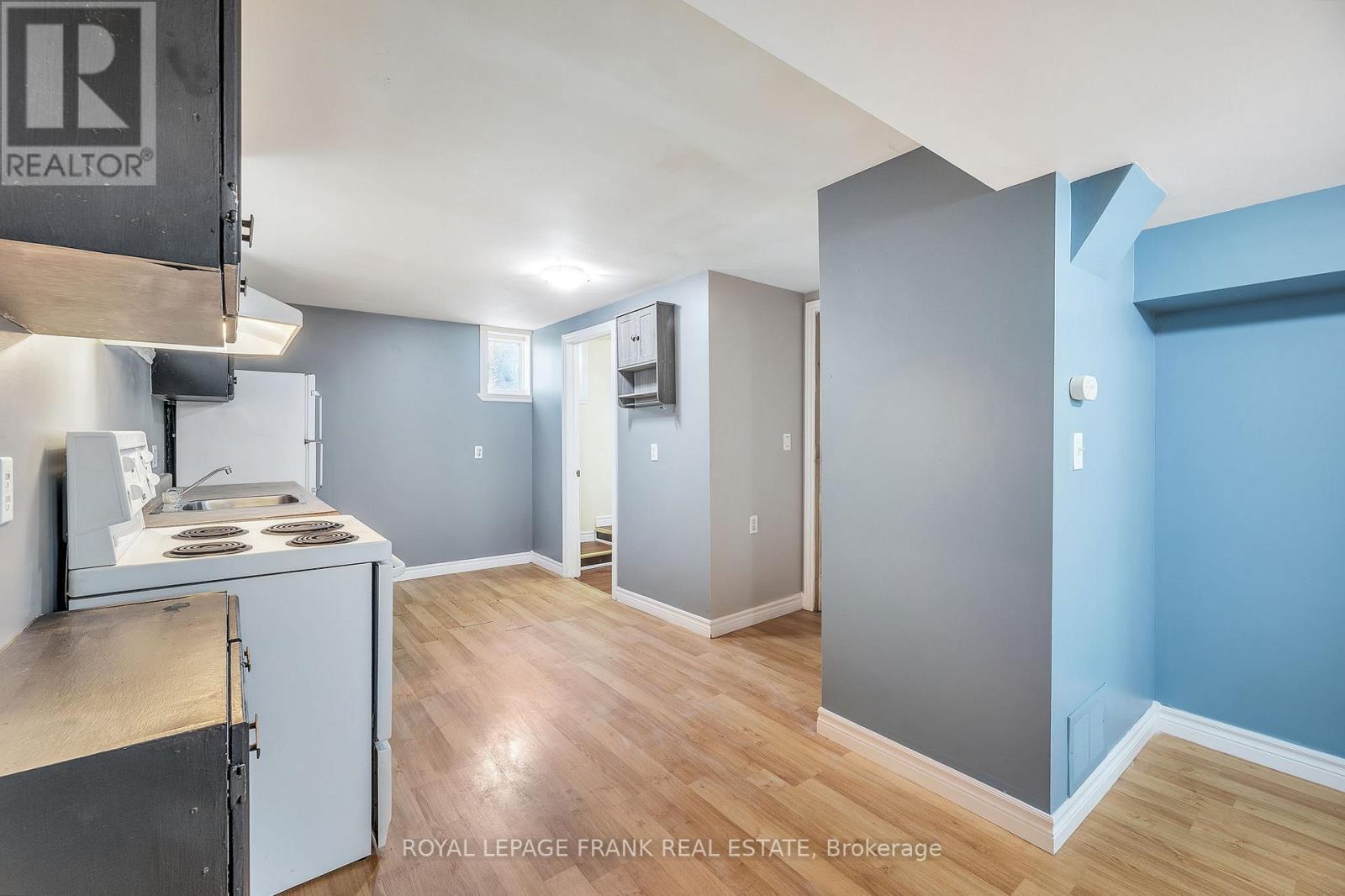 












11 MARY STREET E

,
Kawartha Lakes (Omemee),




Ontario
K0L2W0

