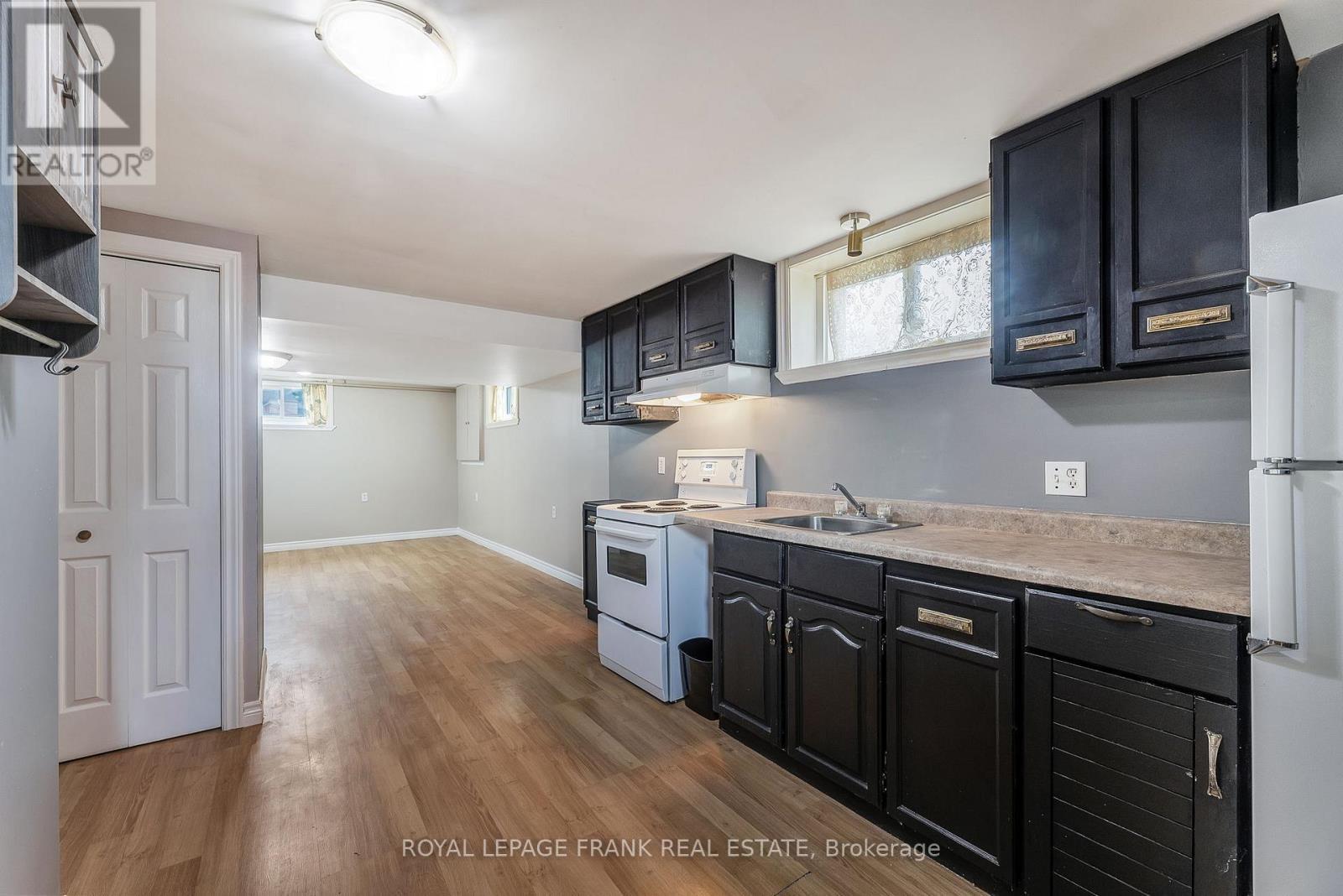 












11 MARY STREET E

,
Kawartha Lakes (Omemee),




Ontario
K0L2W0

