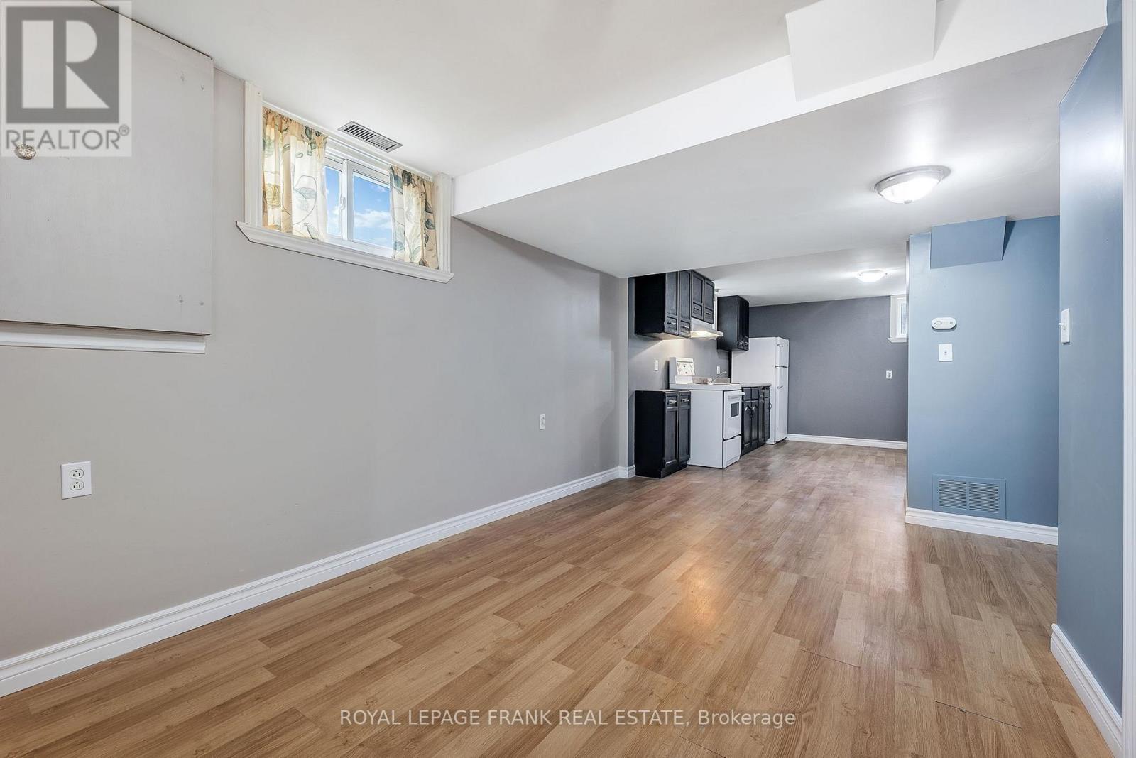 












11 MARY STREET E

,
Kawartha Lakes (Omemee),




Ontario
K0L2W0

