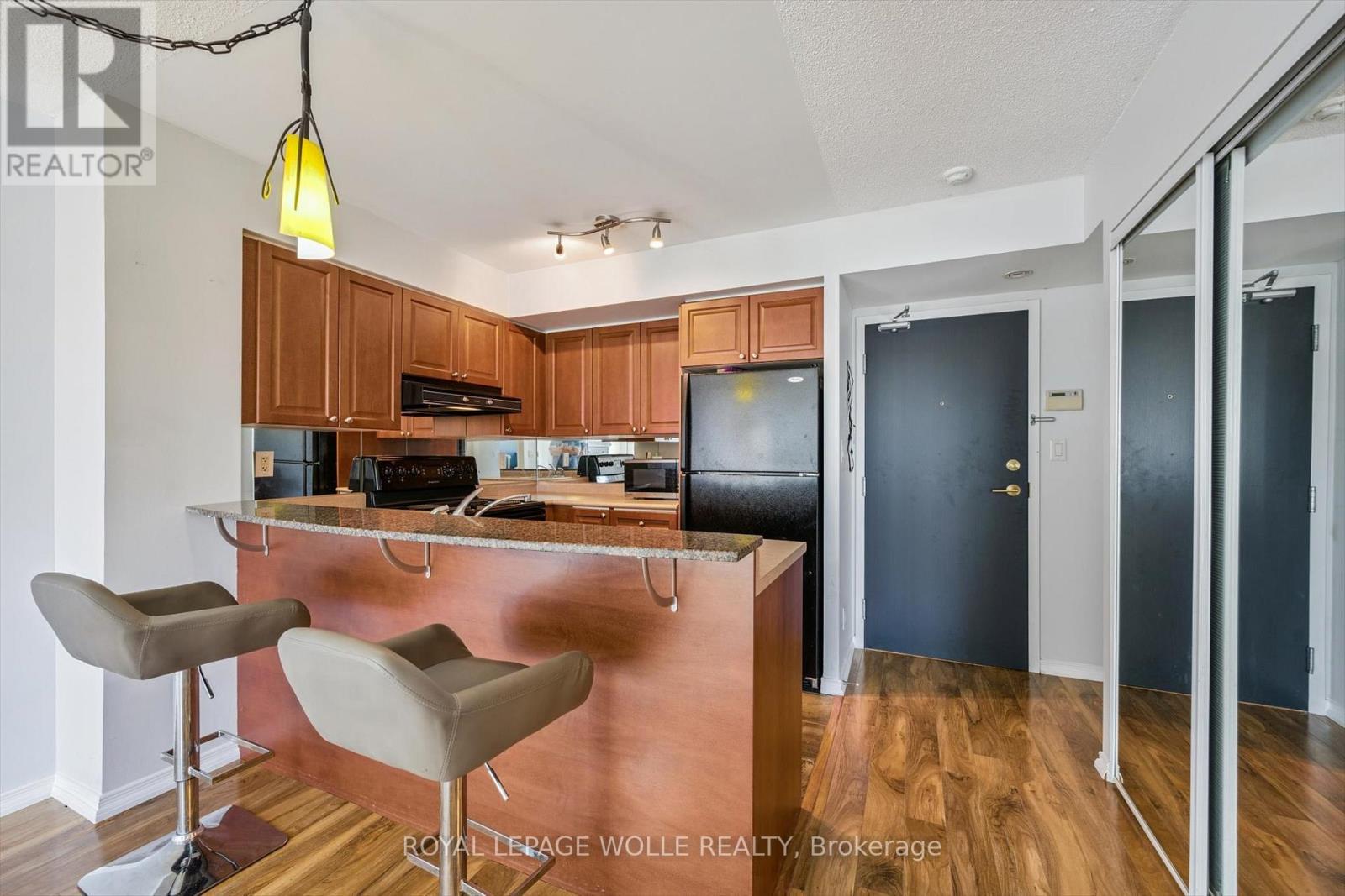 












1109 - 230 KING STREET E

,
Toronto,




Ontario
M5A1K5

