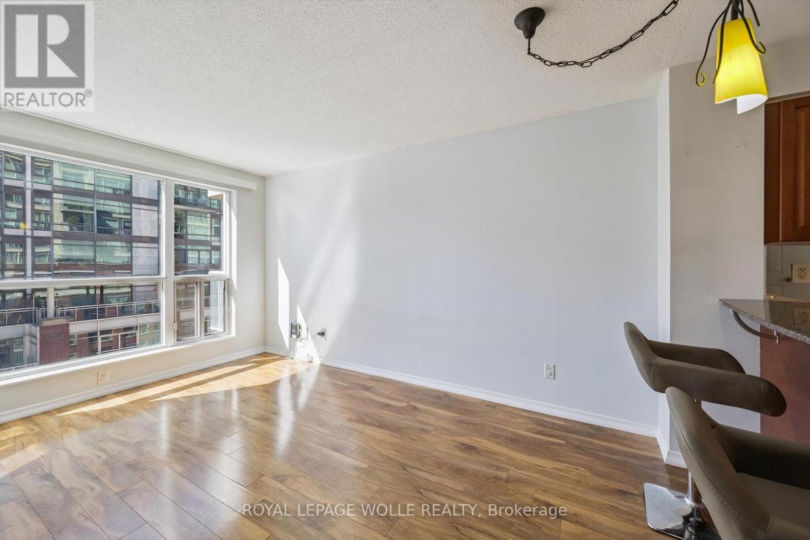 












1109 - 230 KING STREET E

,
Toronto,




Ontario
M5A1K5

