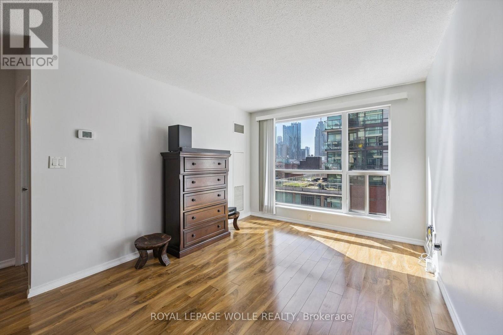 












1109 - 230 KING STREET E

,
Toronto,




Ontario
M5A1K5

