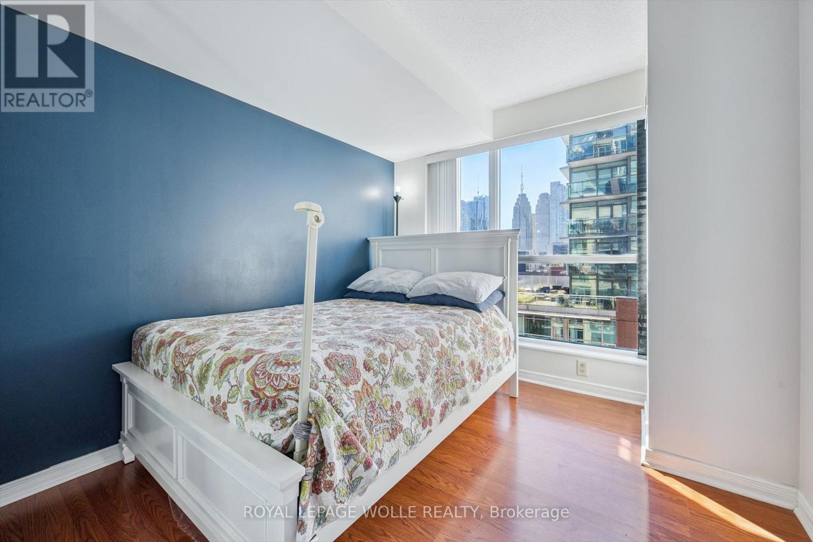 












1109 - 230 KING STREET E

,
Toronto,




Ontario
M5A1K5

