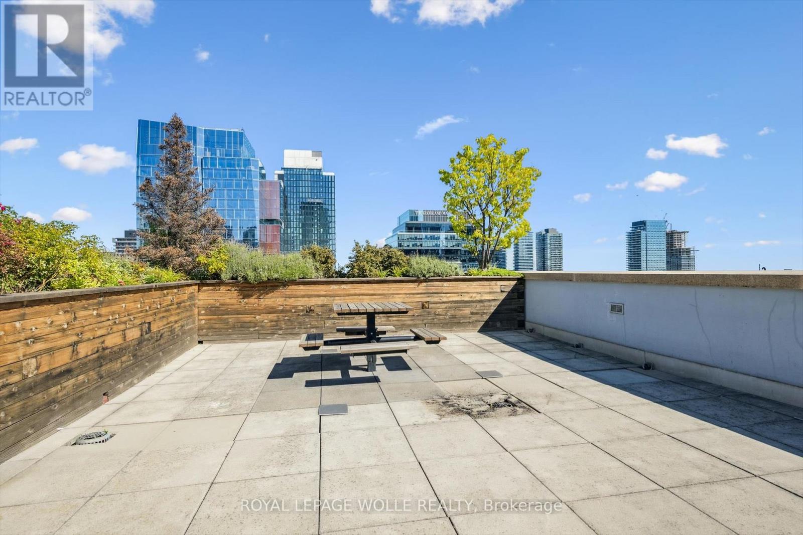 












1109 - 230 KING STREET E

,
Toronto,




Ontario
M5A1K5

