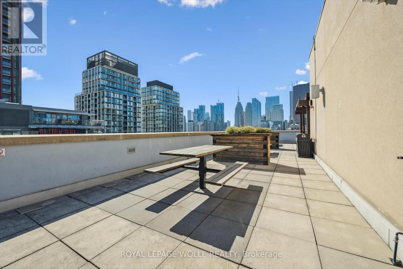 












1109 - 230 KING STREET E

,
Toronto,




Ontario
M5A1K5

