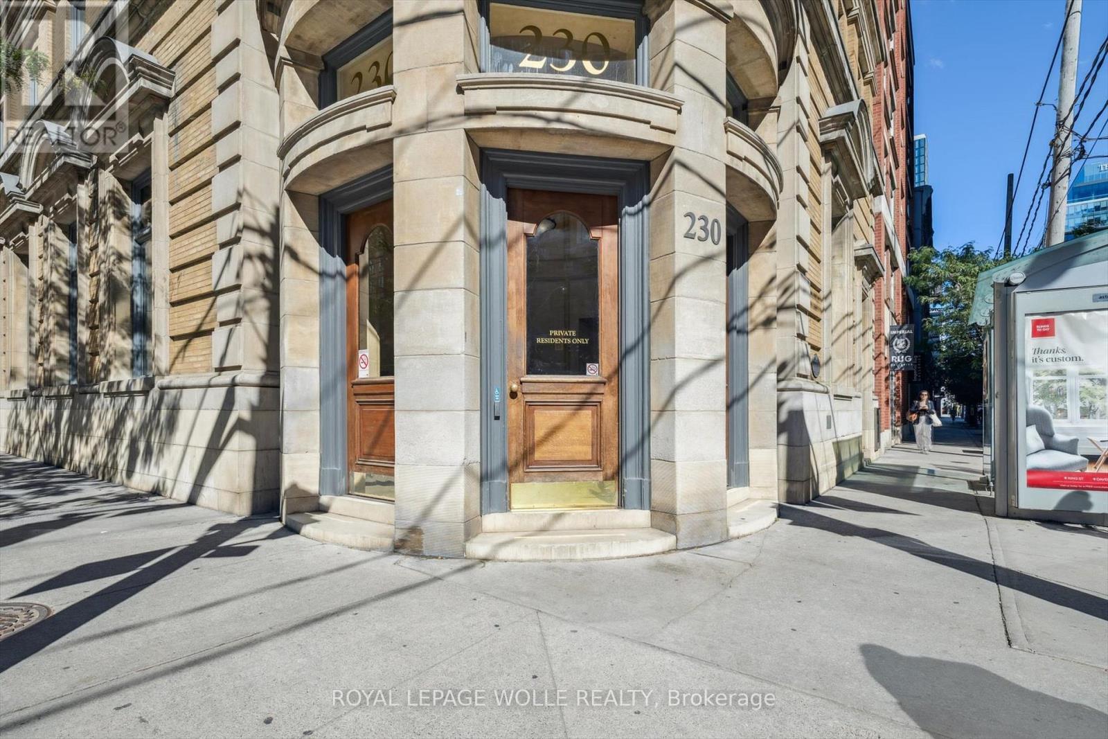 












1109 - 230 KING STREET E

,
Toronto,




Ontario
M5A1K5

