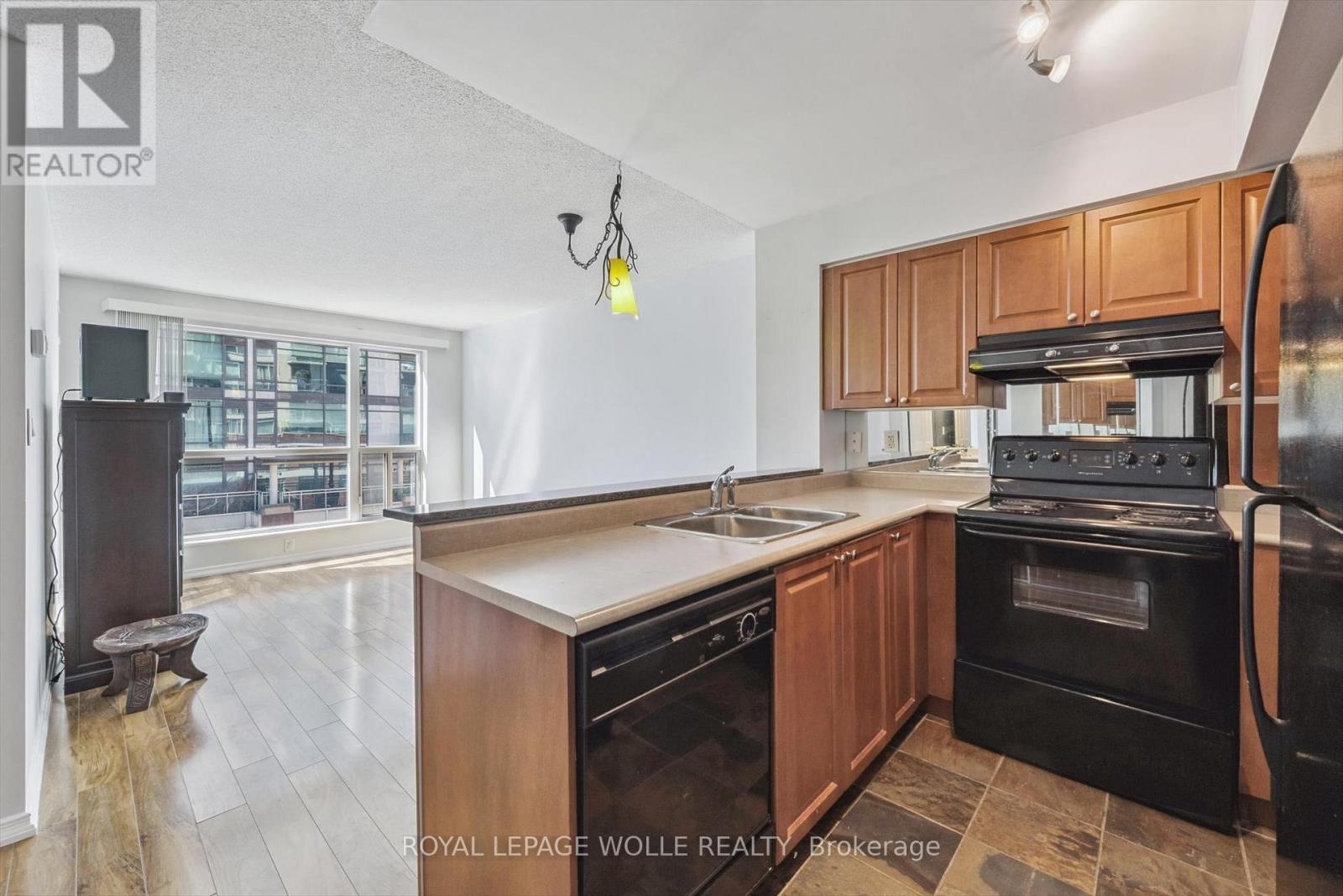 












1109 - 230 KING STREET E

,
Toronto,




Ontario
M5A1K5

