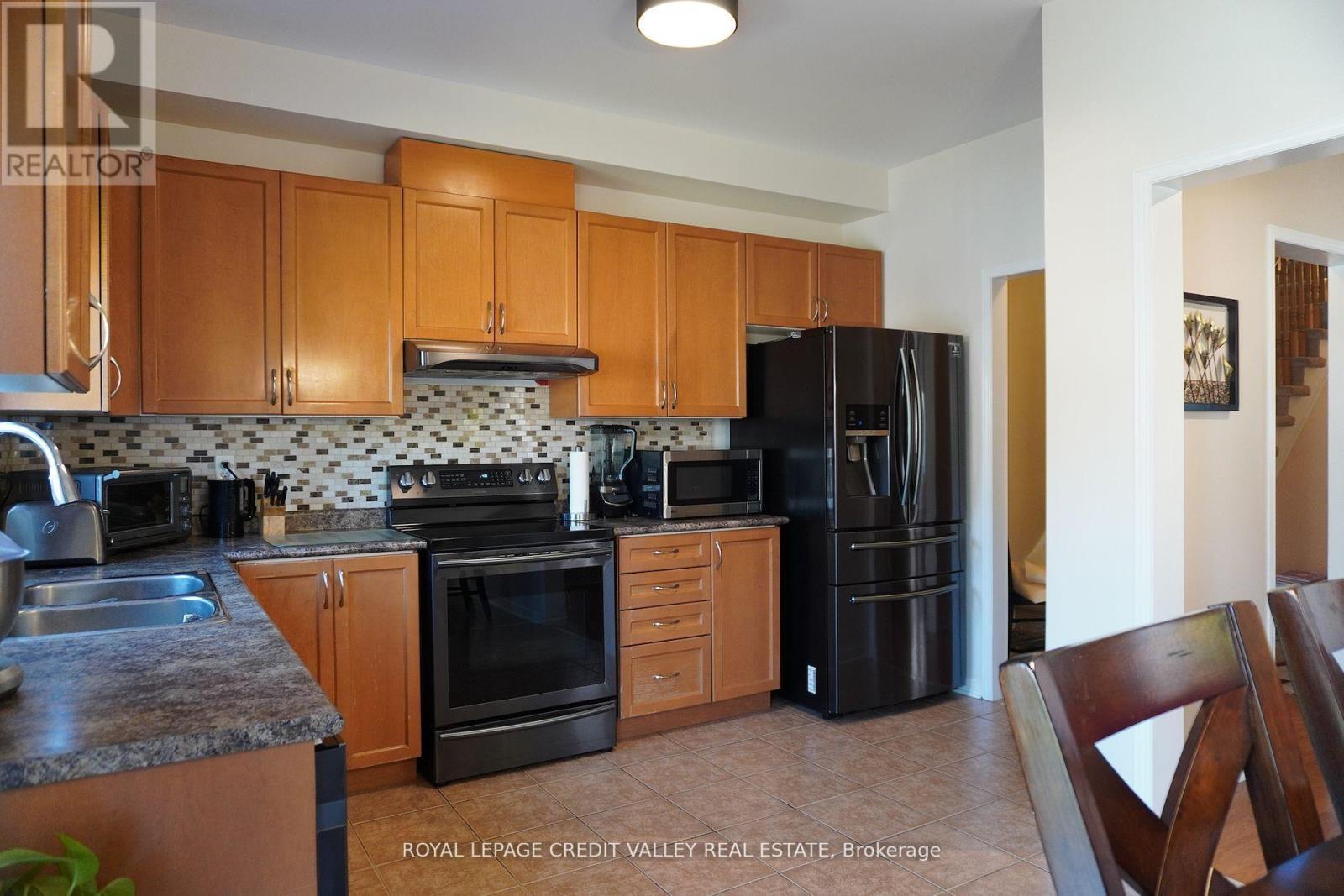 












72 KILREA WAY

,
Brampton,




Ontario
L6X0R3

