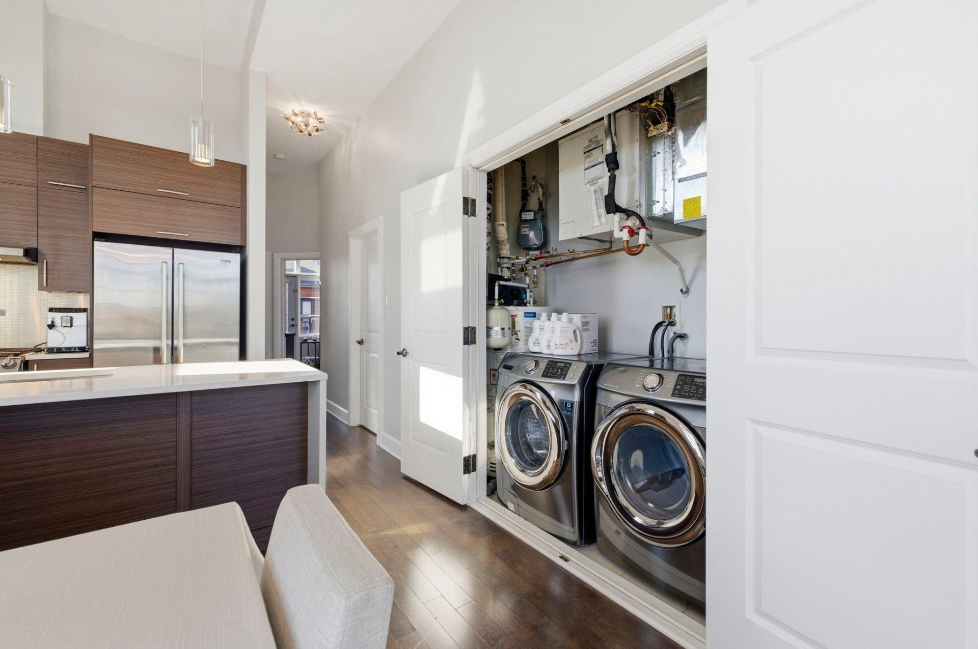 









2300


Rue Modigliani

, 301,
Montréal (Saint-Laurent),




QC
H4R0J1

