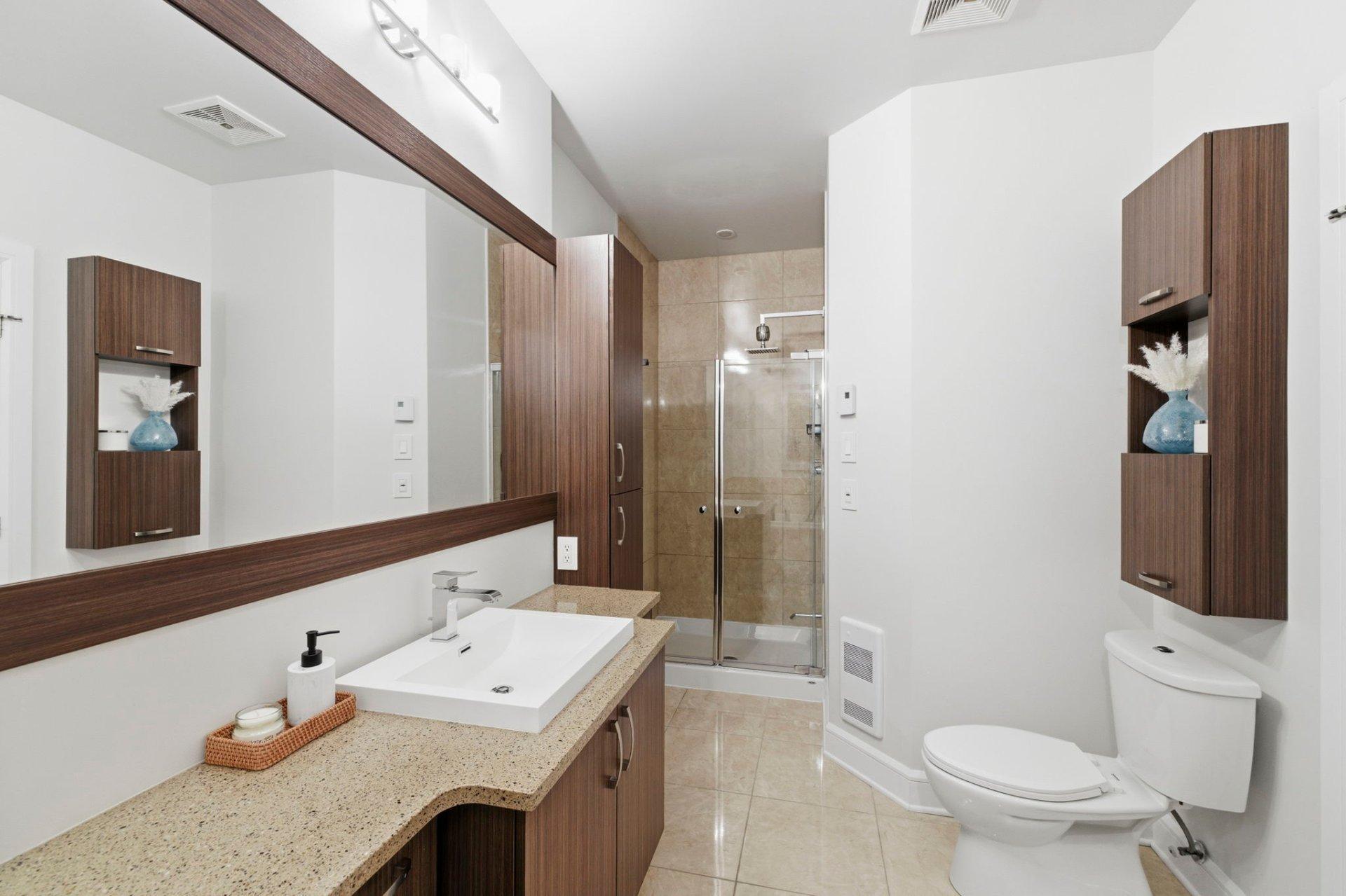 









2300


Rue Modigliani

, 301,
Montréal (Saint-Laurent),




QC
H4R0J1

