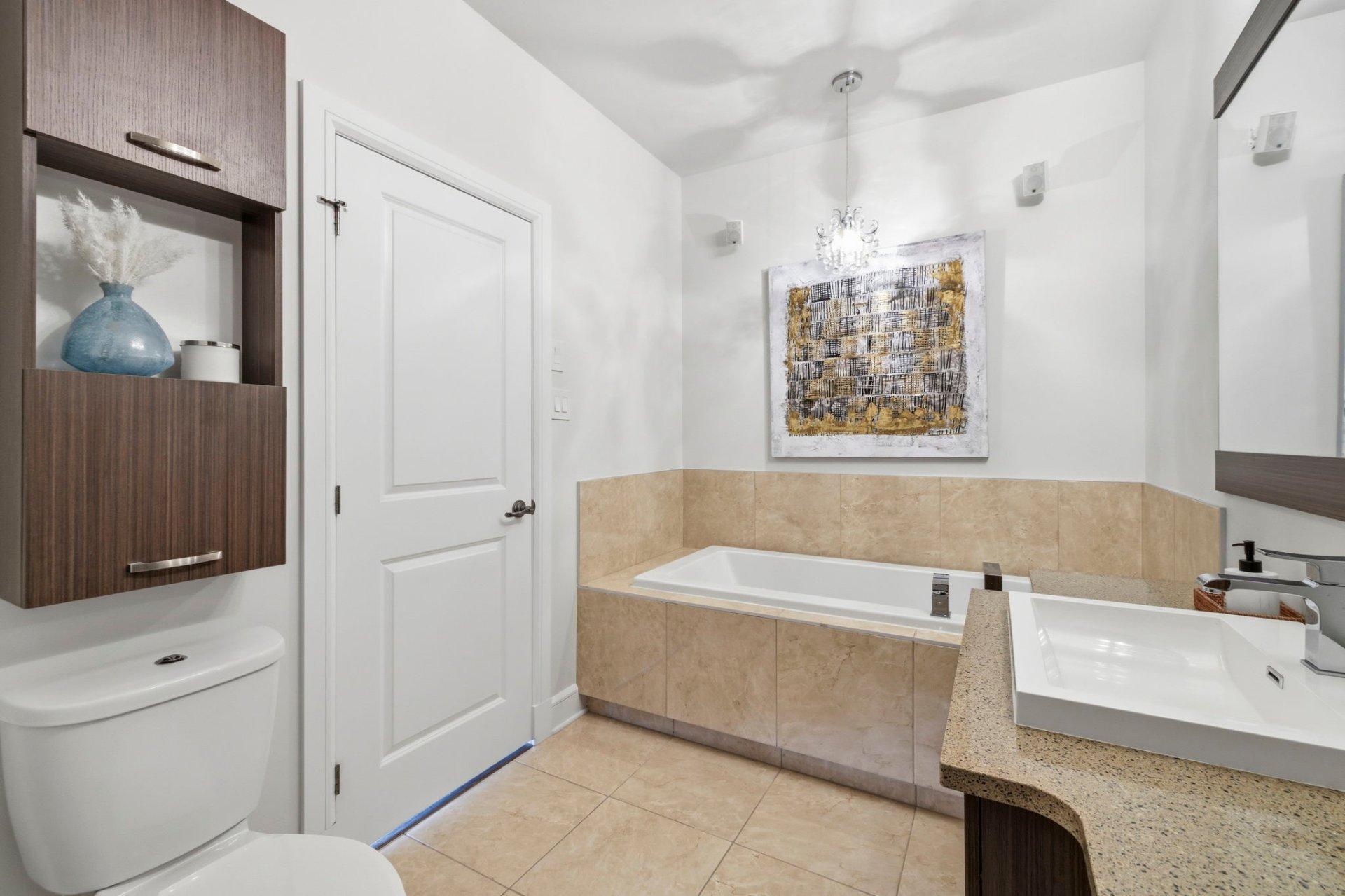 









2300


Rue Modigliani

, 301,
Montréal (Saint-Laurent),




QC
H4R0J1

