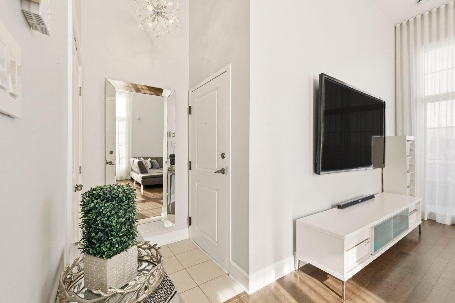 









2300


Rue Modigliani

, 301,
Montréal (Saint-Laurent),




QC
H4R0J1

