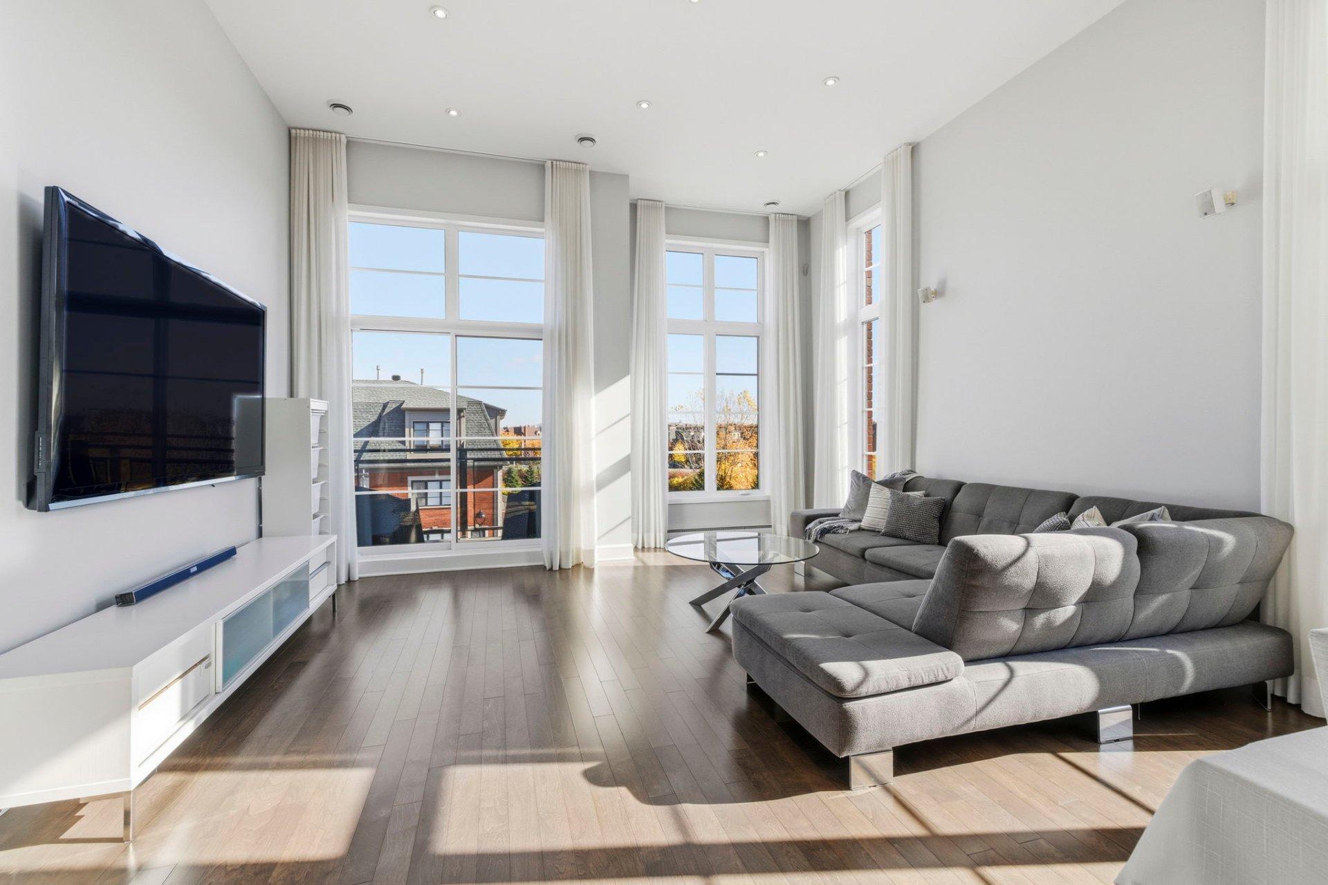 









2300


Rue Modigliani

, 301,
Montréal (Saint-Laurent),




QC
H4R0J1

