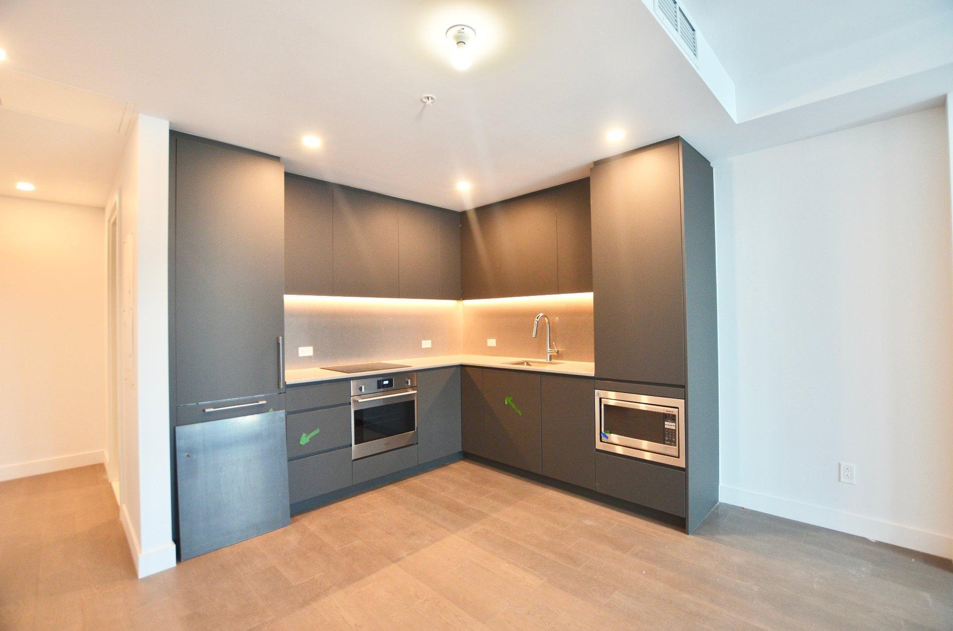 









1500


Boul. René-Lévesque O.

, 1701,
Montréal (Ville-Marie),




QC
H3G2H1

