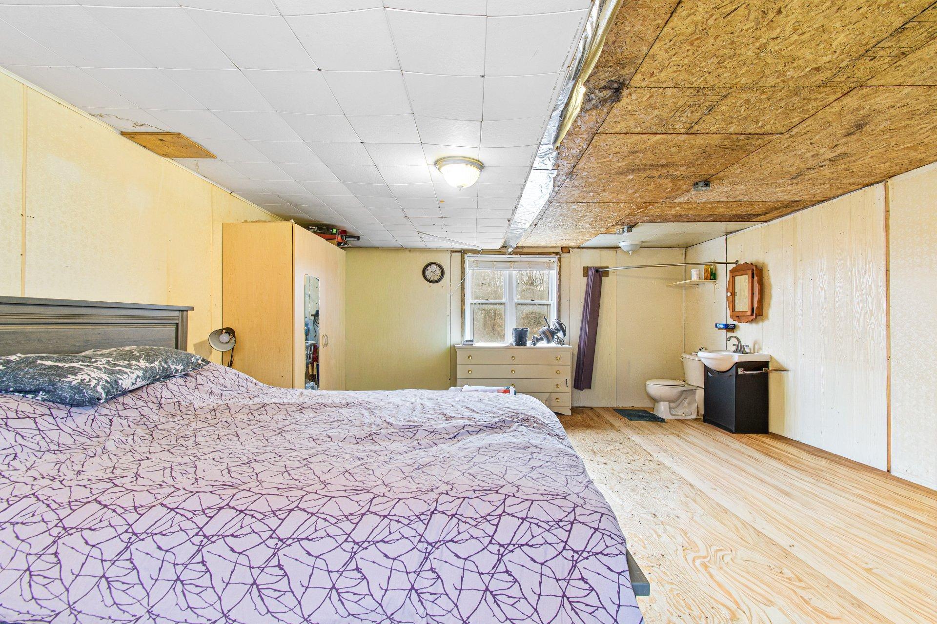 









228


Ch. de la Carrière

,
Brownsburg-Chatham,




QC
J8H1K9

