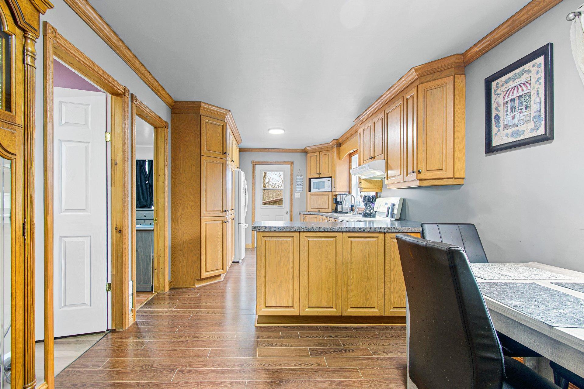 









228


Ch. de la Carrière

,
Brownsburg-Chatham,




QC
J8H1K9

