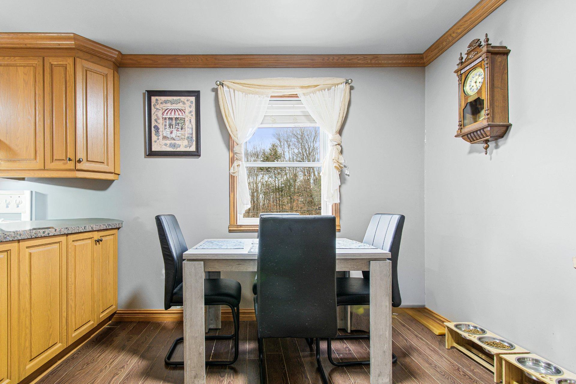 









228


Ch. de la Carrière

,
Brownsburg-Chatham,




QC
J8H1K9

