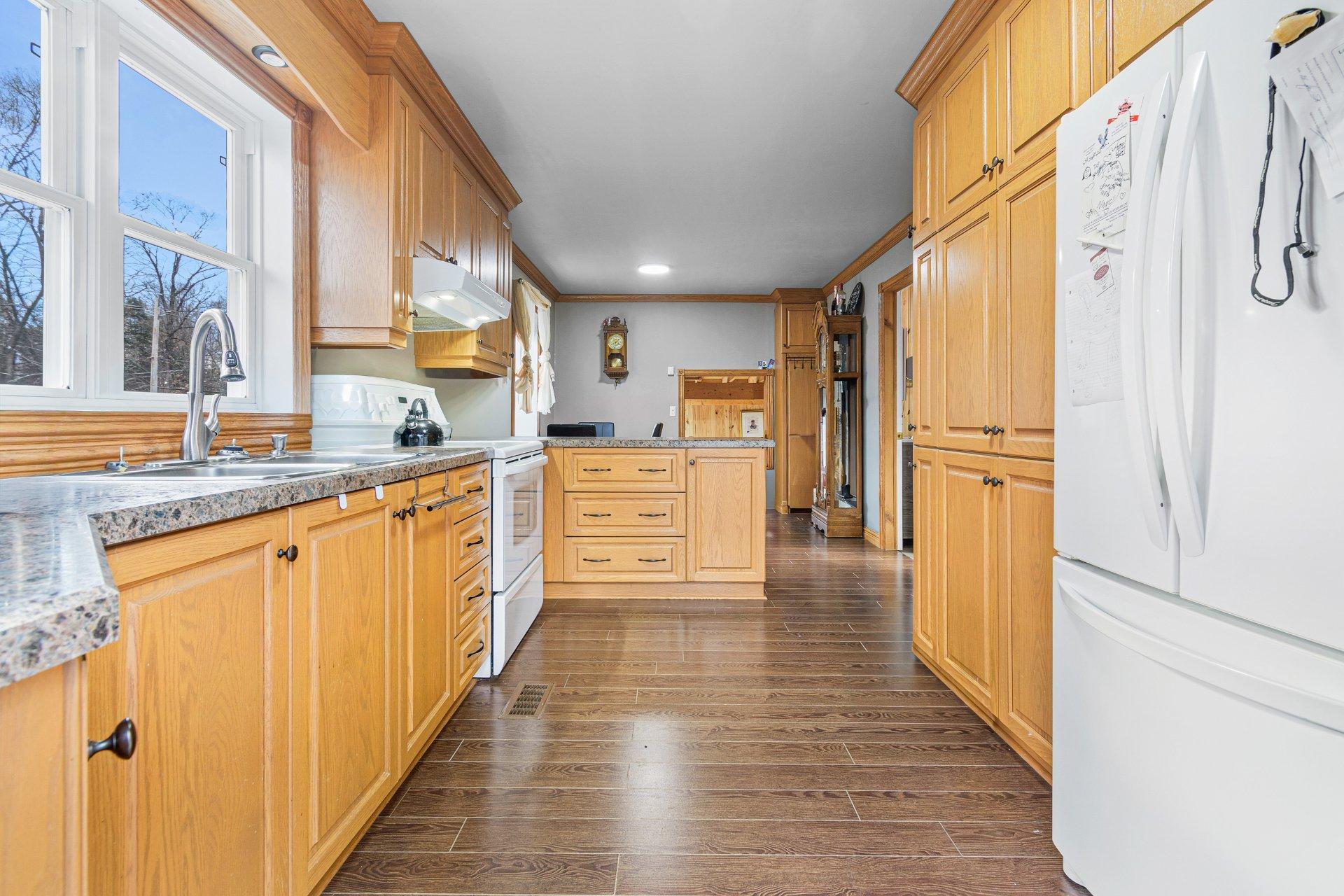 









228


Ch. de la Carrière

,
Brownsburg-Chatham,




QC
J8H1K9

