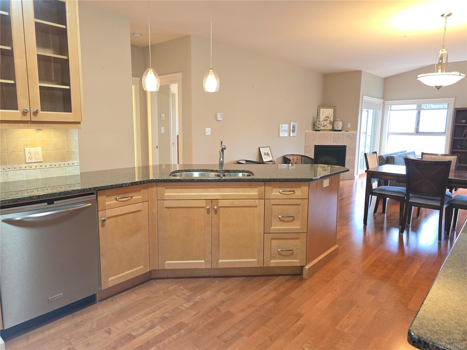 









6728


Dickinson

Rd, 404,
Nanaimo,




BC
V9V 1T3

