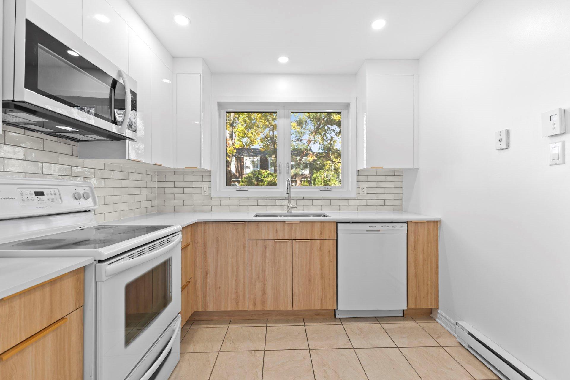 









4772


Rue Lake

,
Dollard-des-Ormeaux,




QC
H9G1G8

