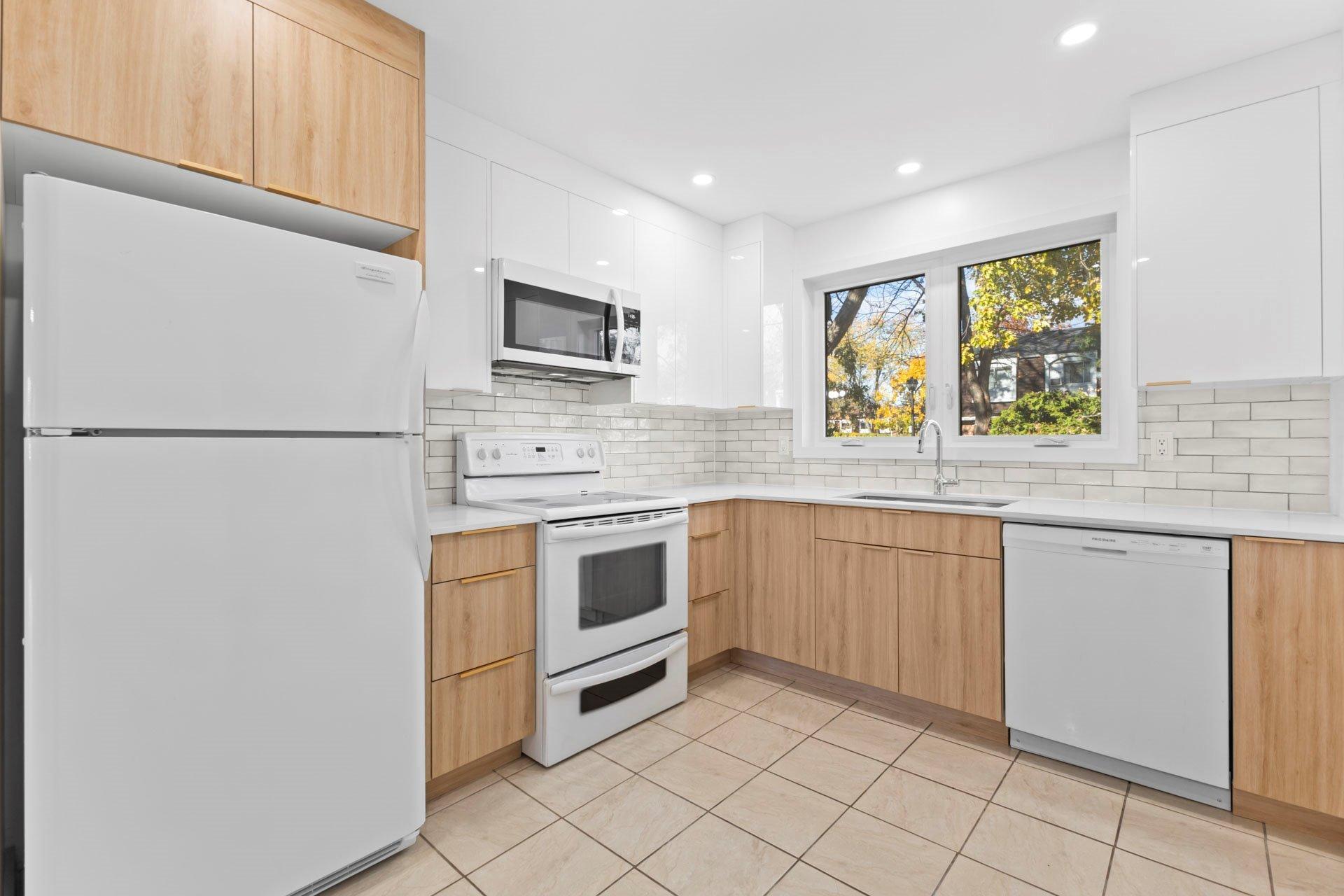 









4772


Rue Lake

,
Dollard-des-Ormeaux,




QC
H9G1G8

